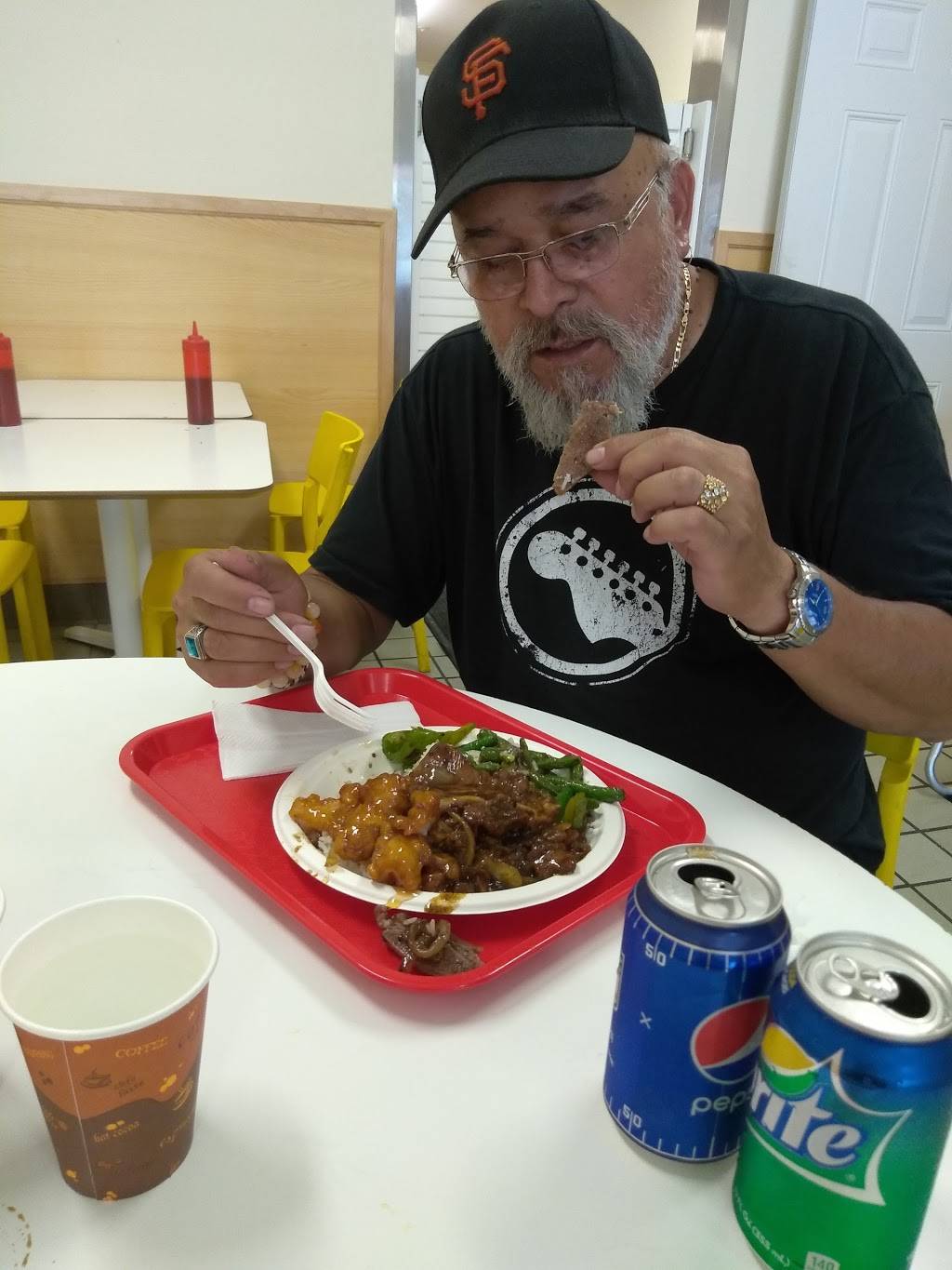 Chase Luck Bakery | restaurant | 1325 Ocean Ave, San Francisco, CA 94112, USA | 4157695983 OR +1 415-769-5983