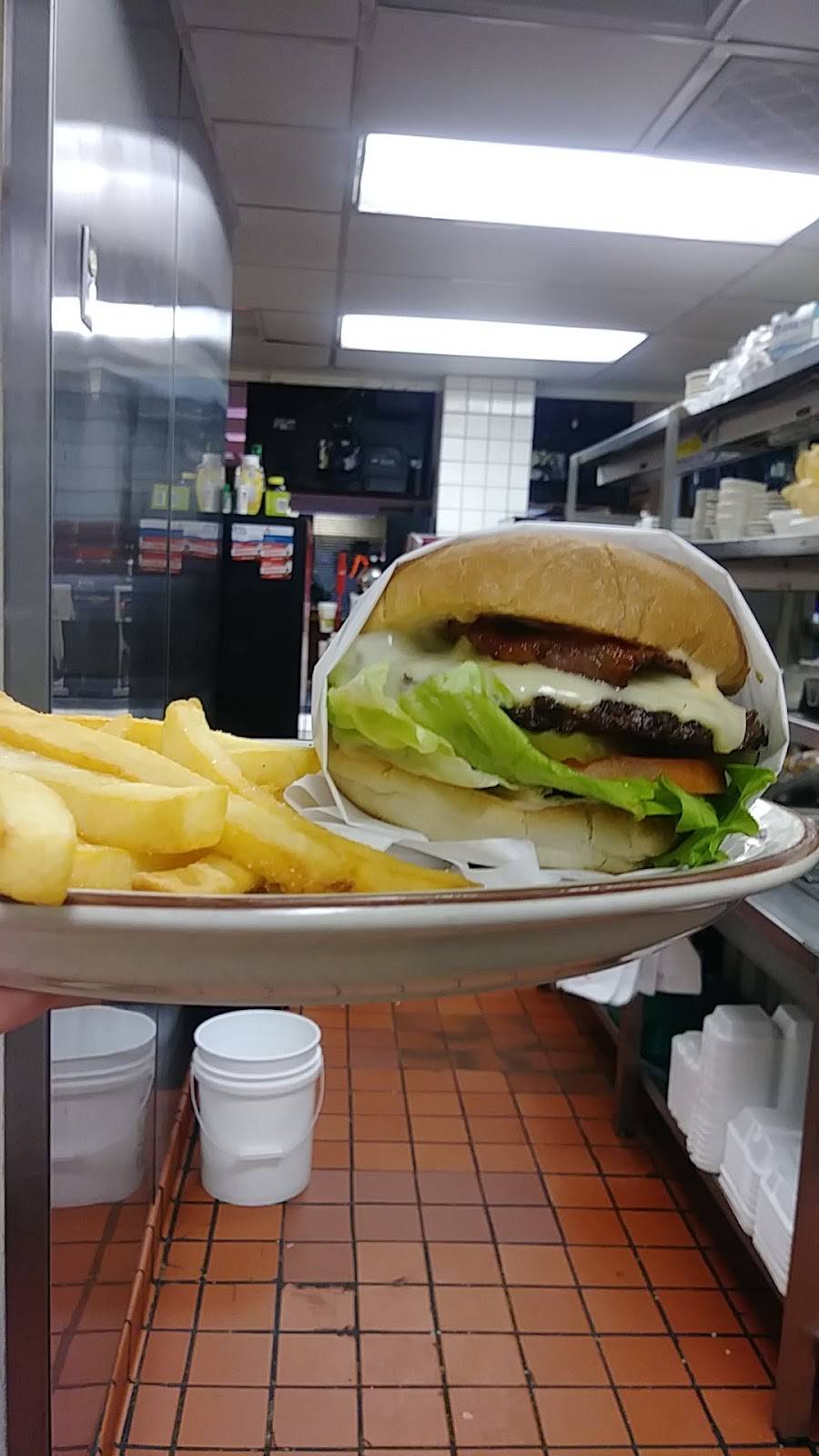 California Burgers | restaurant | 8537 Auburn Blvd, Citrus Heights, CA 95610, USA | 9167217602 OR +1 916-721-7602