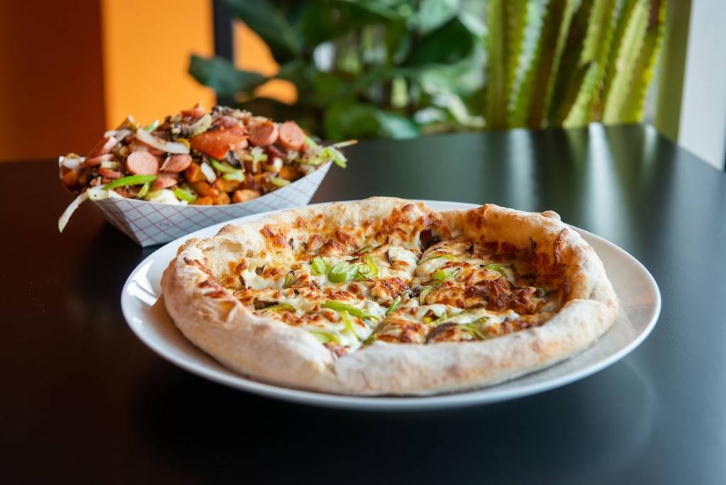 La Poutinerie | restaurant | 853 Avenue Myrand, Québec, QC G1V 2V8, Canada | 4183531630 OR +1 418-353-1630