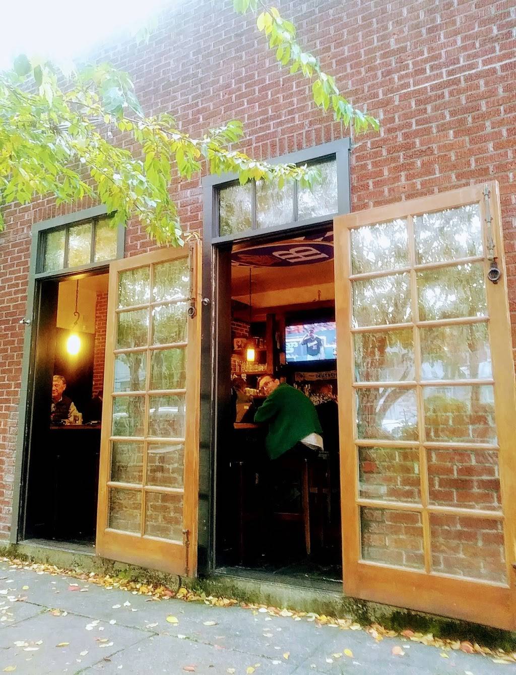 Stammtisch | restaurant | 401 NE 28th Ave, Portland, OR 97232, USA | 5032067983 OR +1 503-206-7983