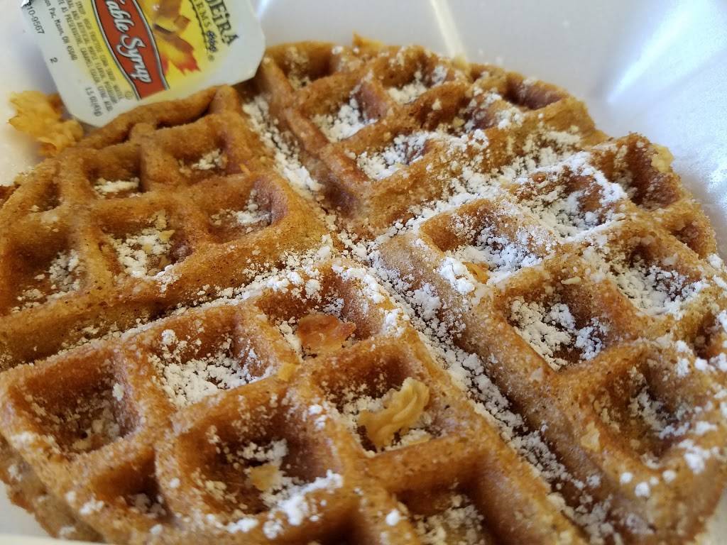 Krispys Fried Chicken and Seafood | restaurant | 3009 S Hillside Ave, Wichita, KS 67216, USA | 3167657574 OR +1 316-765-7574