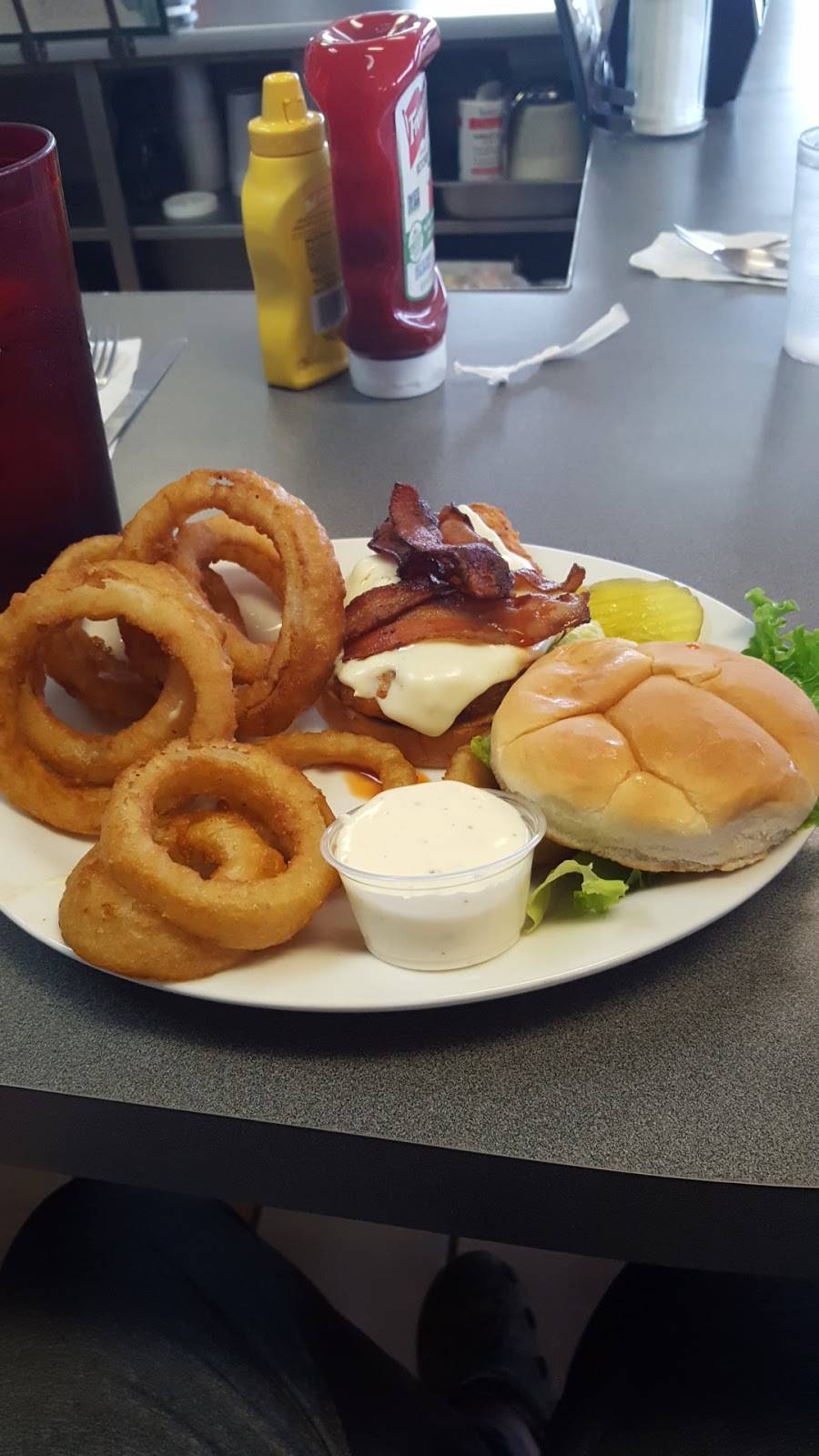 Wilbert Cafe | restaurant | 9105 US-53, Cotton, MN 55724, USA | 2184823318 OR +1 218-482-3318