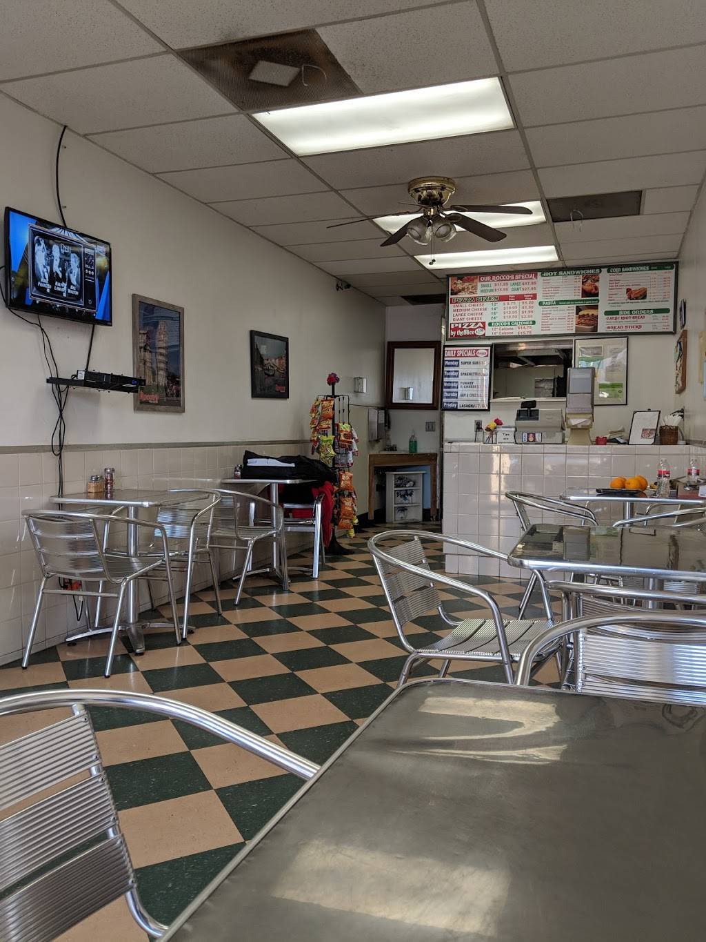Roccos Pizza Deli | restaurant | 205 W Mission Ave, Escondido, CA 92025, USA | 7607389095 OR +1 760-738-9095