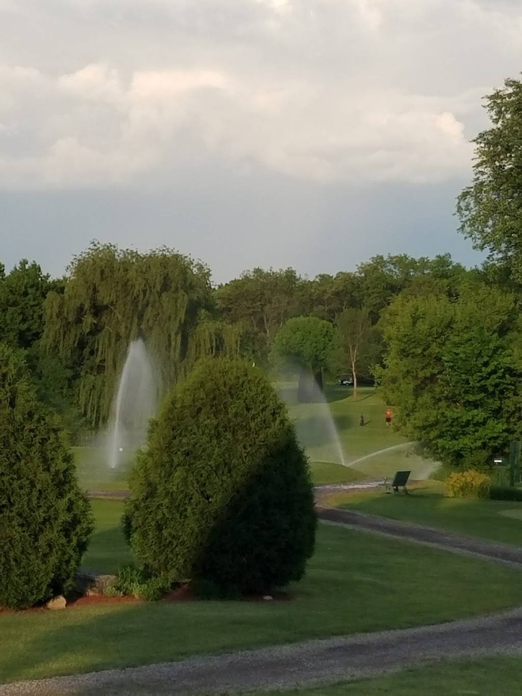 Creekview Par Three | restaurant | 770 Albion Rd, Edgerton, WI 53534, USA | 6088842250 OR +1 608-884-2250