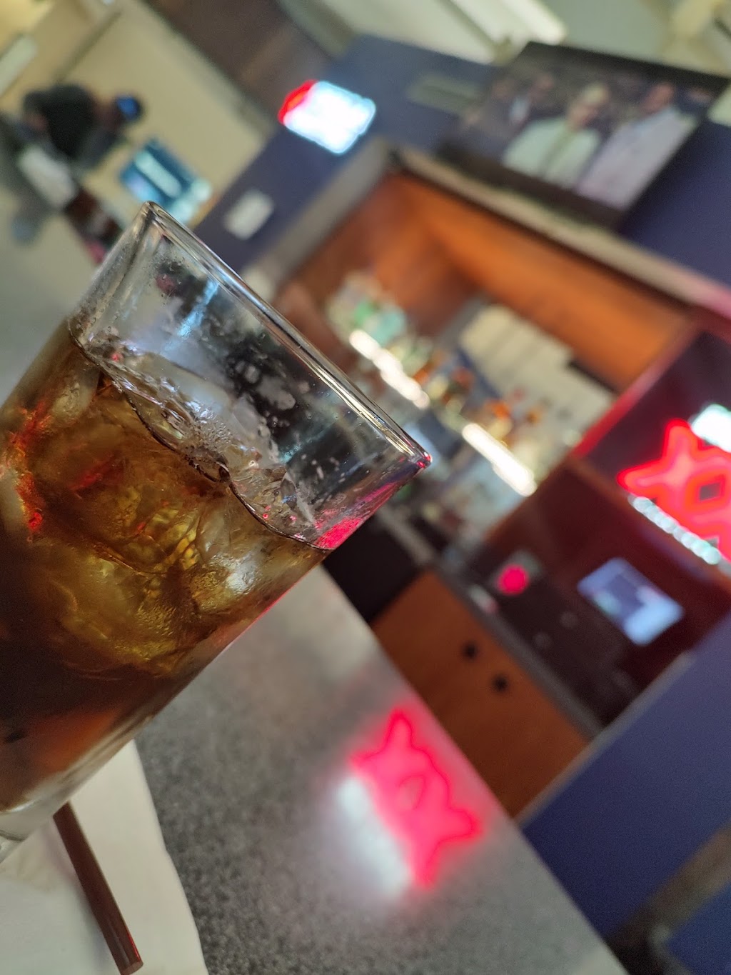 Peppers Bar | restaurant | Terminal 9506, La Force Blvd, Midland, TX 79706, USA | 4325615066 OR +1 432-561-5066