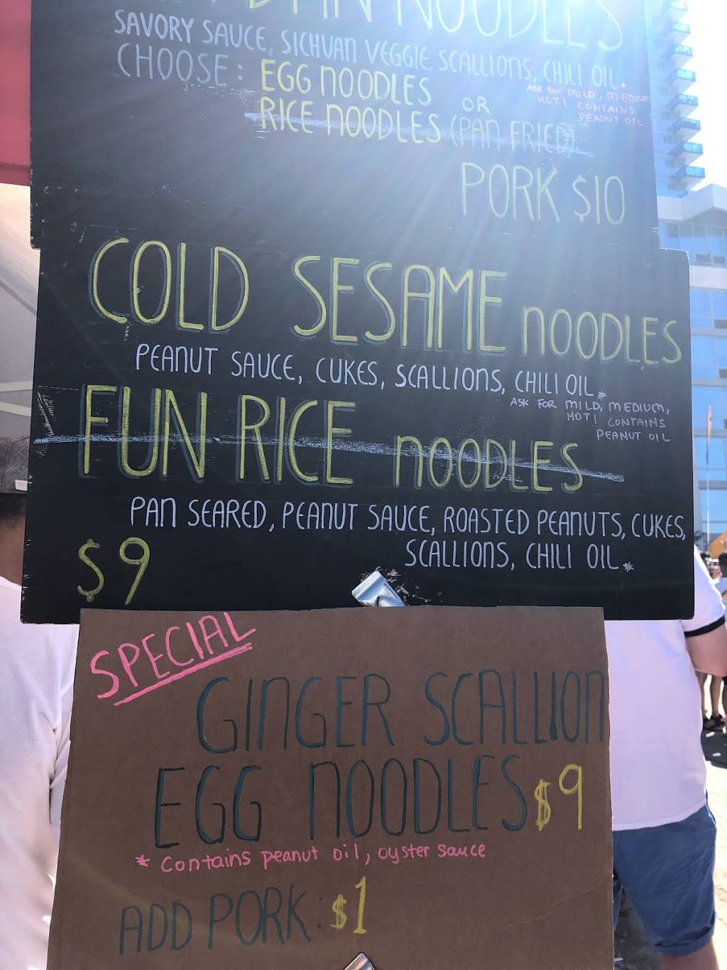 Noodle Lane | restaurant | 27 N 6th St, Brooklyn, NY 11249, USA | 7188045529 OR +1 718-804-5529