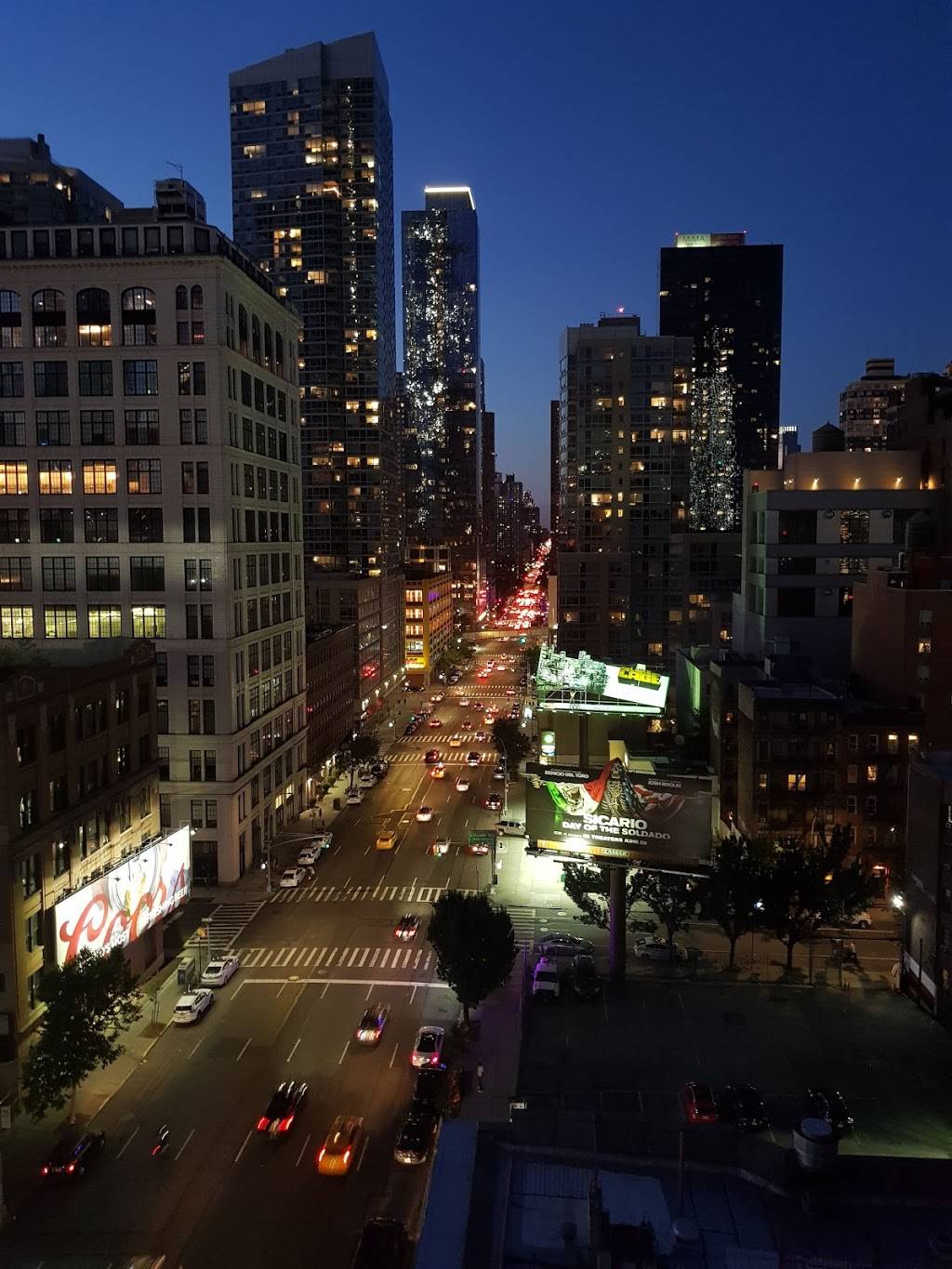 Hudson Bar Room | restaurant | 1405, 444 10th Ave, New York, NY 10001, USA | 6469525980 OR +1 646-952-5980