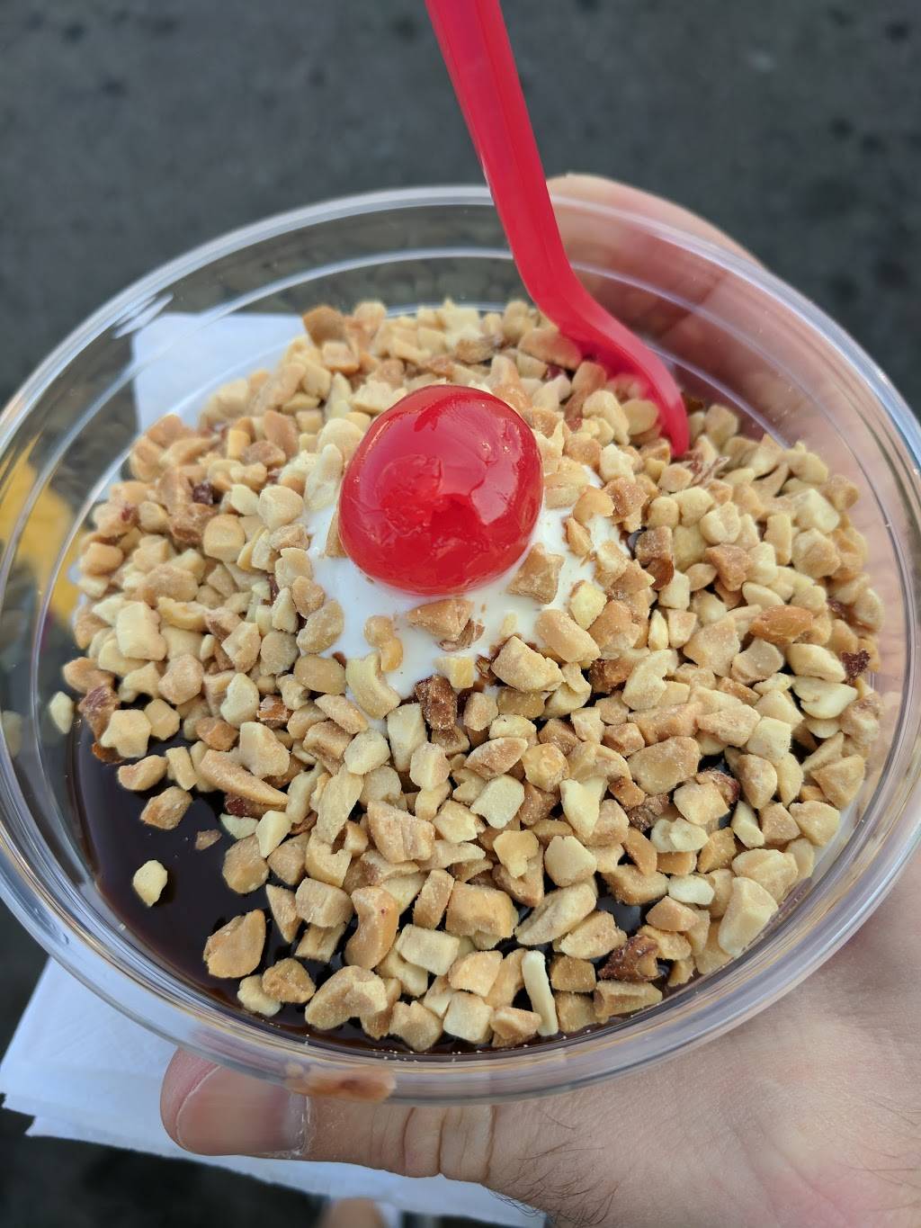 Leons Frozen Custard | restaurant | 3131 S 27th St, Milwaukee, WI 53215, USA | 4143831784 OR +1 414-383-1784