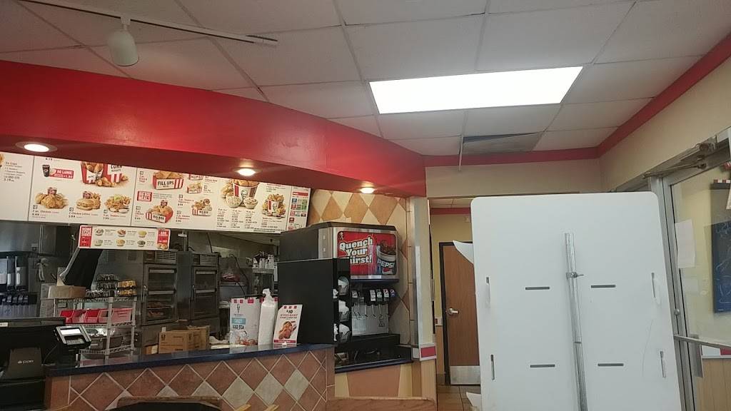 KFC | restaurant | 1502 Kilburn Ave, Rockford, IL 61101, USA | 8159619076 OR +1 815-961-9076