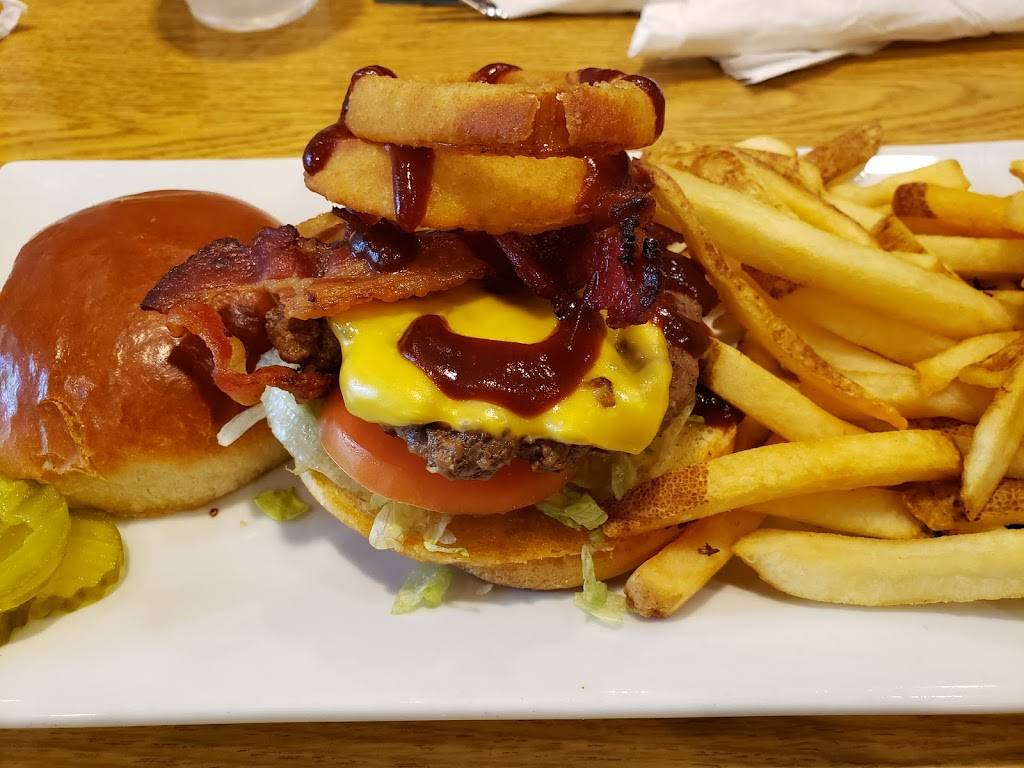 Kings Family Restaurants | restaurant | 200 Sheffield Dr, Delmont, PA 15626, USA | 7244686020 OR +1 724-468-6020