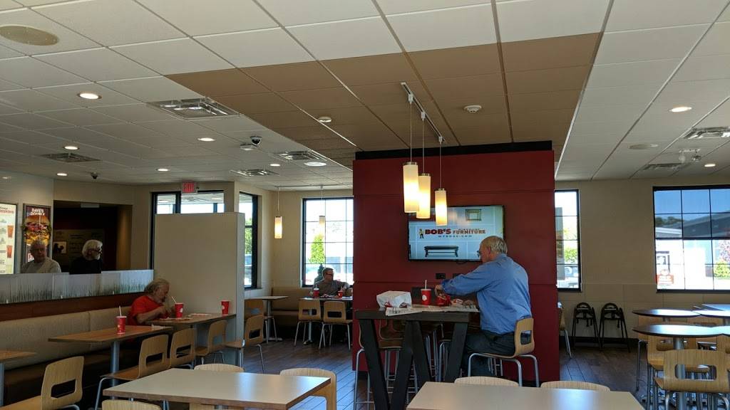Wendys | restaurant | 32 Old Town House Rd, South Yarmouth, MA 02664, USA | 5083942985 OR +1 508-394-2985