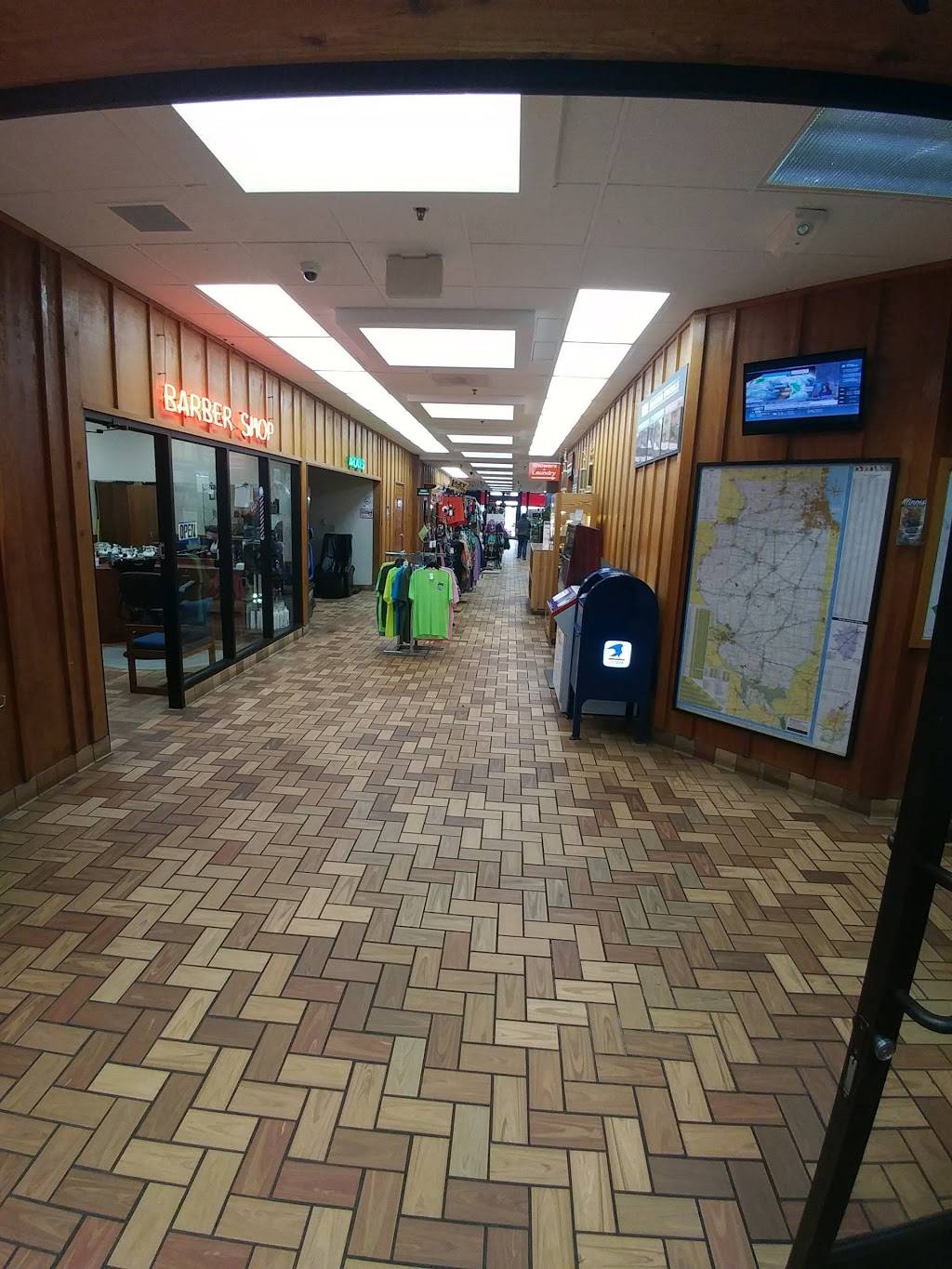 Petro Rochelle | restaurant | 900 Petro Rd, Rochelle, IL 61068, USA | 8155623716 OR +1 815-562-3716