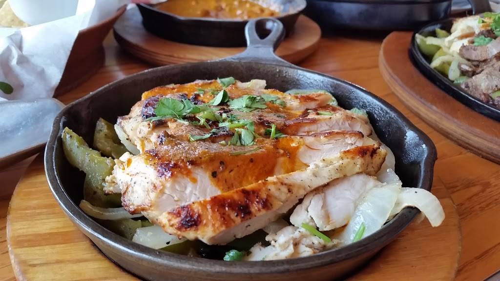 Chilis Grill & Bar | meal takeaway | 3591 El Camino Real, Santa Clara, CA 95051, USA | 4085549578 OR +1 408-554-9578