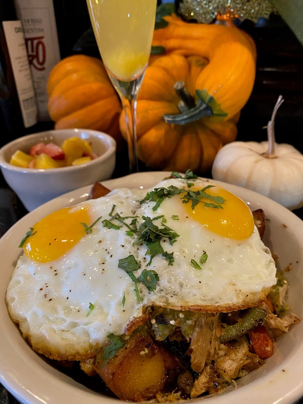 Mi Nueva Tierra | restaurant | 2417 N Clybourn Ave, Chicago, IL 60614, USA | 7736978100 OR +1 773-697-8100