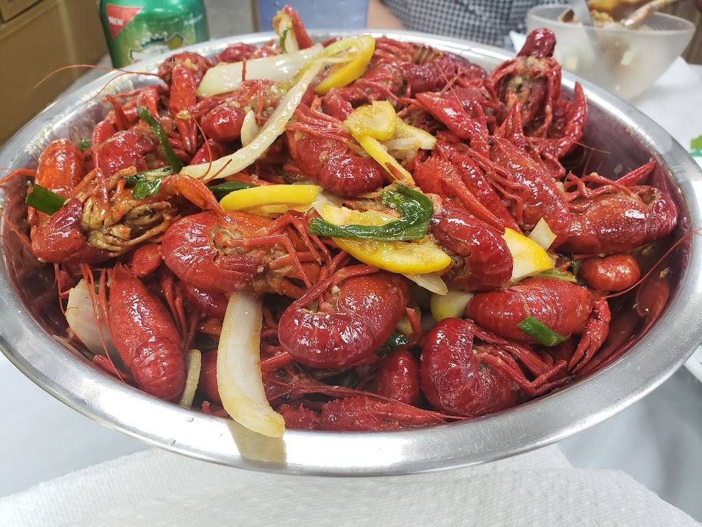 Captain T Seafood | restaurant | 10815 Beechnut St #107, Houston, TX 77072, USA | 3467742746 OR +1 346-774-2746