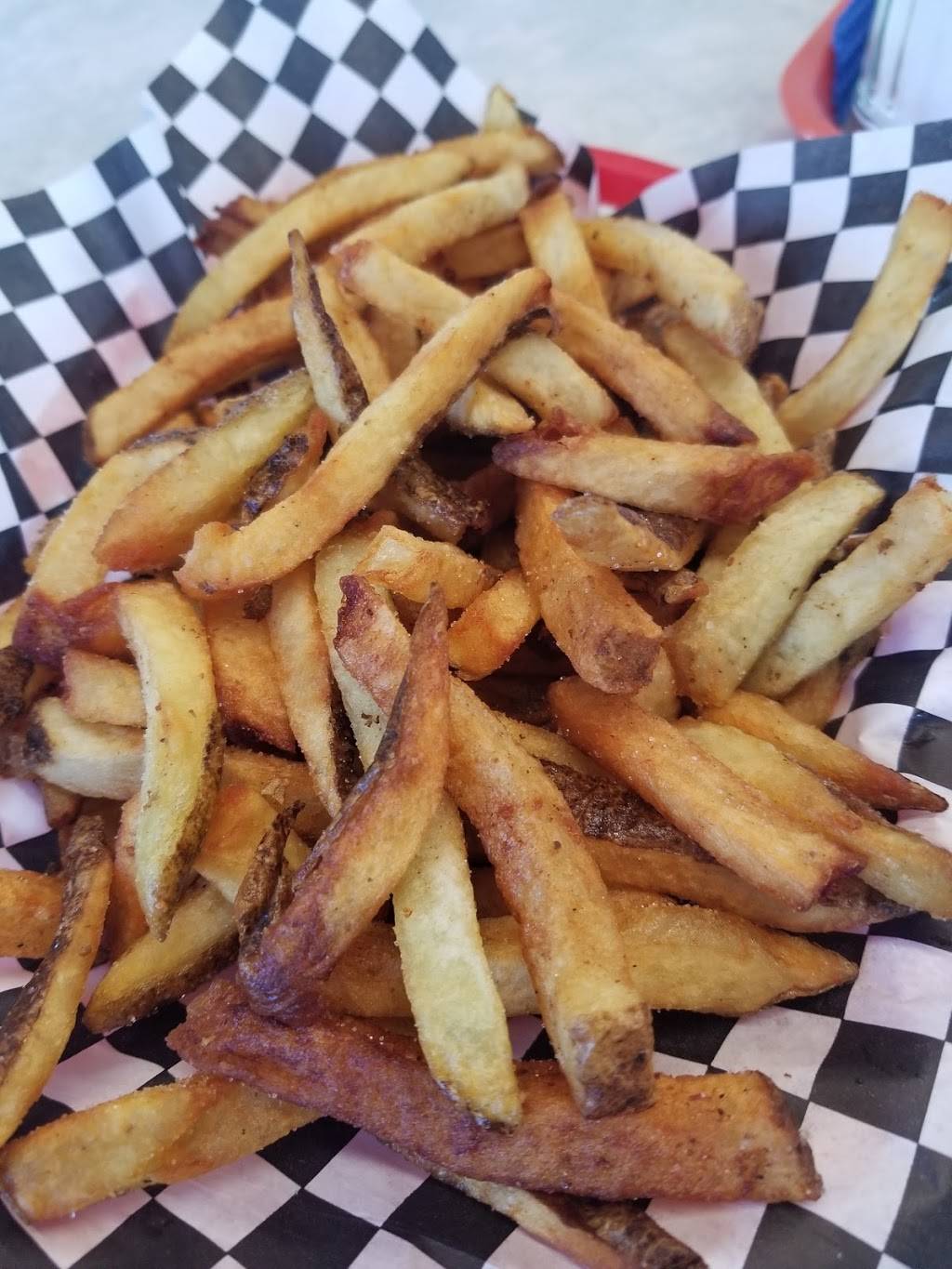 Beach Tavern | restaurant | 8612 6th Ave, Tacoma, WA 98465, USA | 2535649984 OR +1 253-564-9984