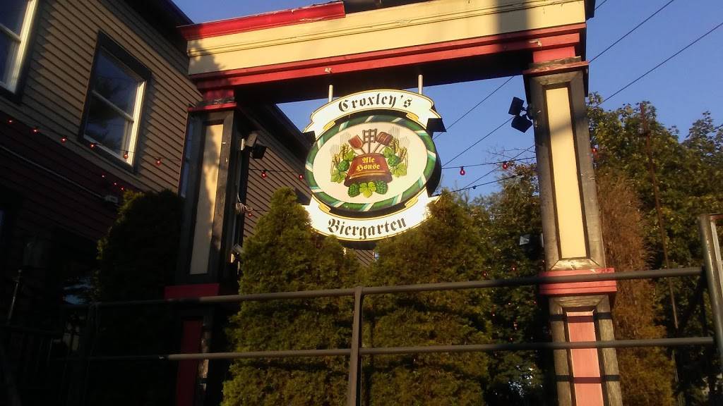 Croxleys | restaurant | 155 W Main St, Smithtown, NY 11787, USA | 6316568787 OR +1 631-656-8787