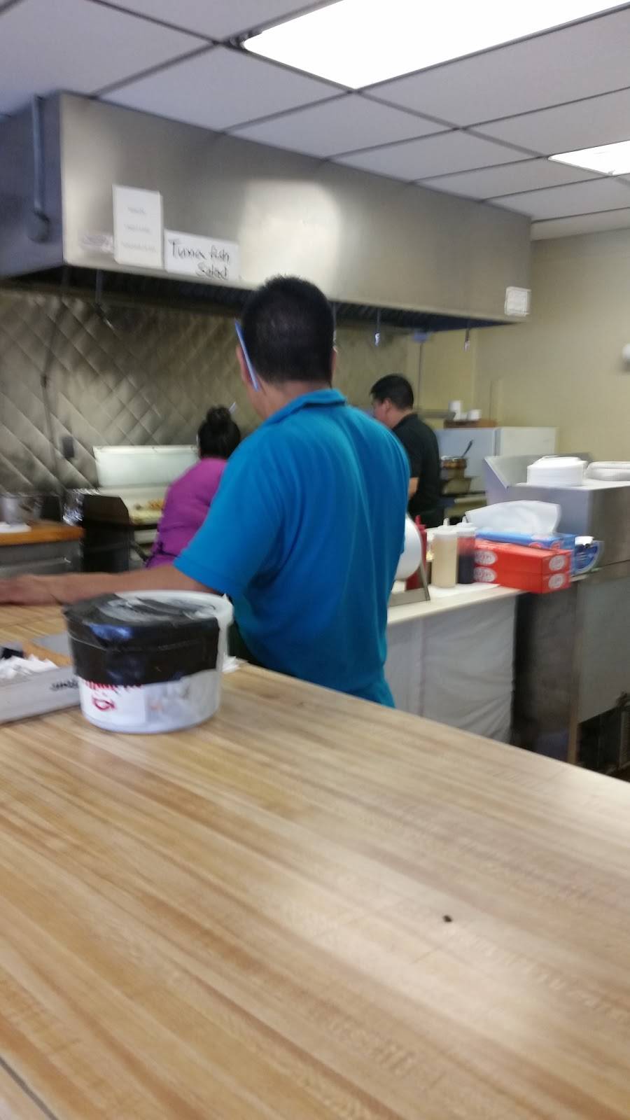 Clinton Steak & Gyro | restaurant | 1005 Clinton Ave, Irvington, NJ 07111, USA | 9733742231 OR +1 973-374-2231