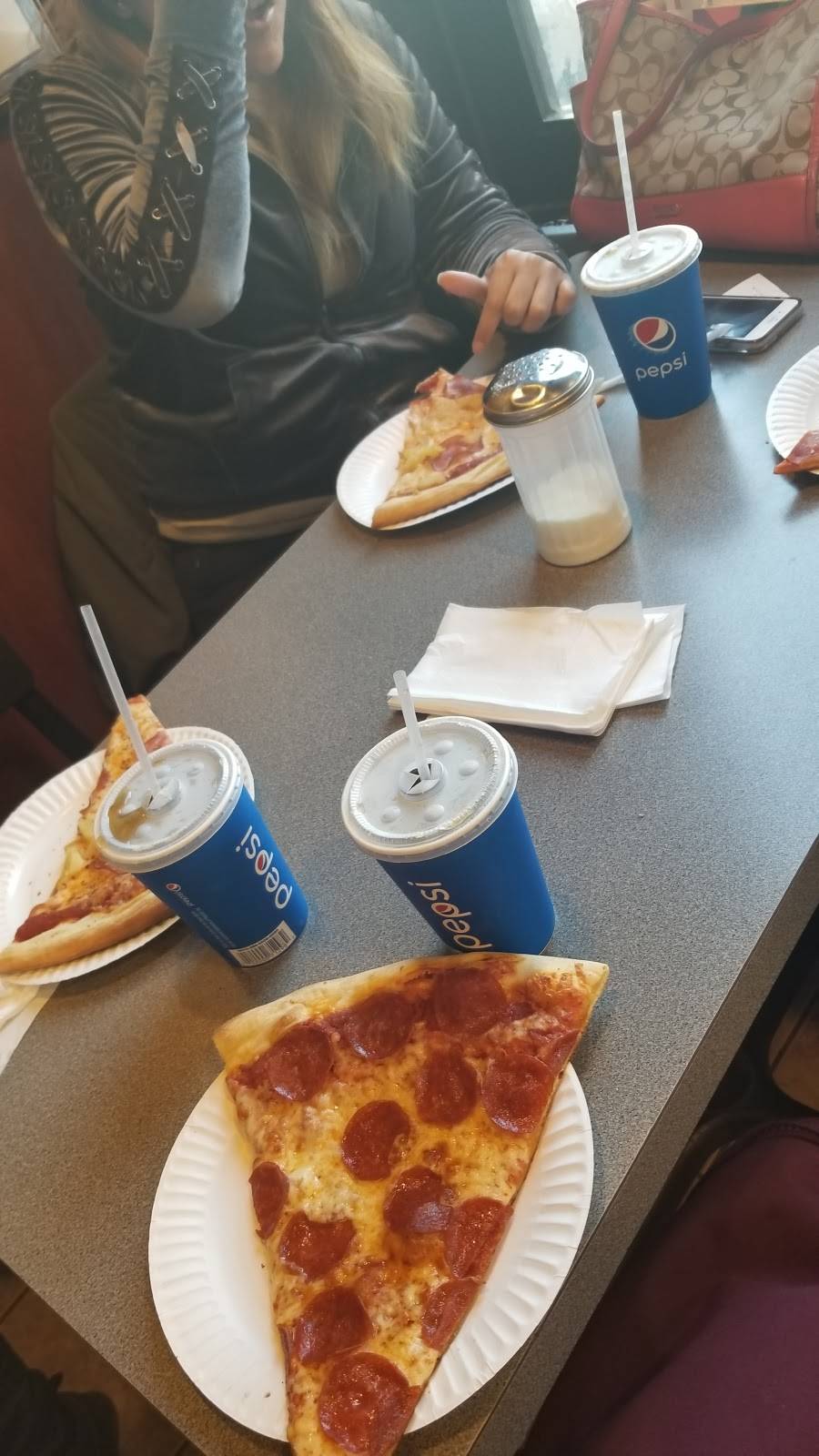 Escape From New York Pizza | meal delivery | 3242 22nd St, San Francisco, CA 94110, USA | 4152060555 OR +1 415-206-0555