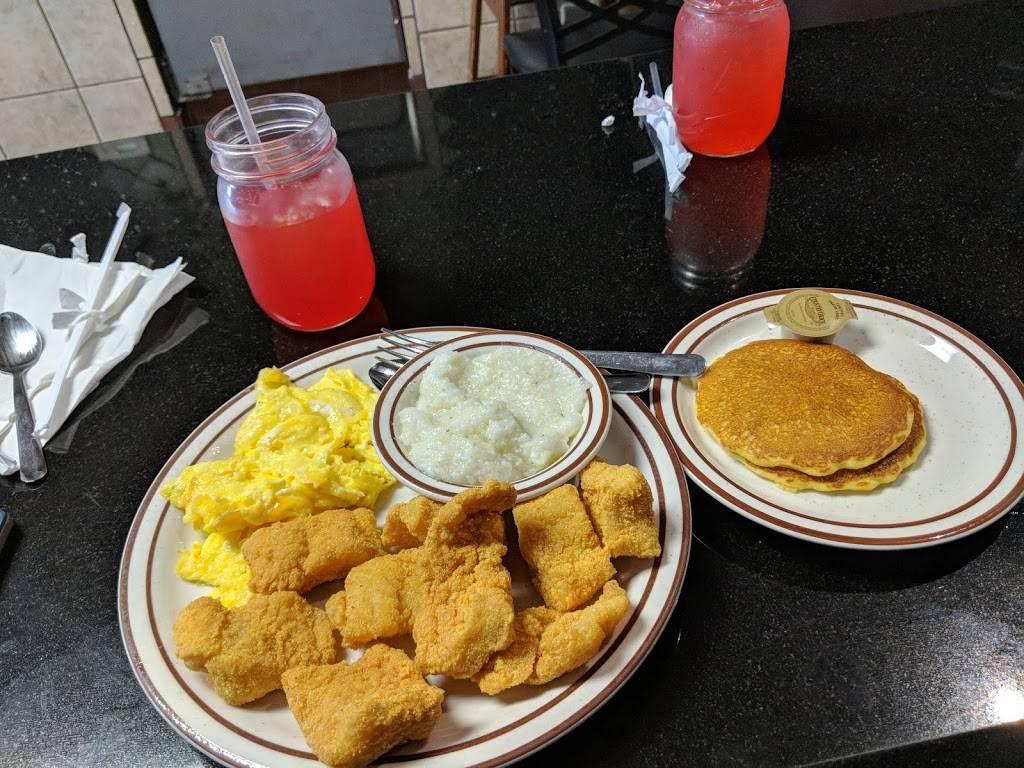 M&M Soul Food Cafe | cafe | 3923 W Charleston Blvd, Las Vegas, NV 89102, USA | 7024537685 OR +1 702-453-7685