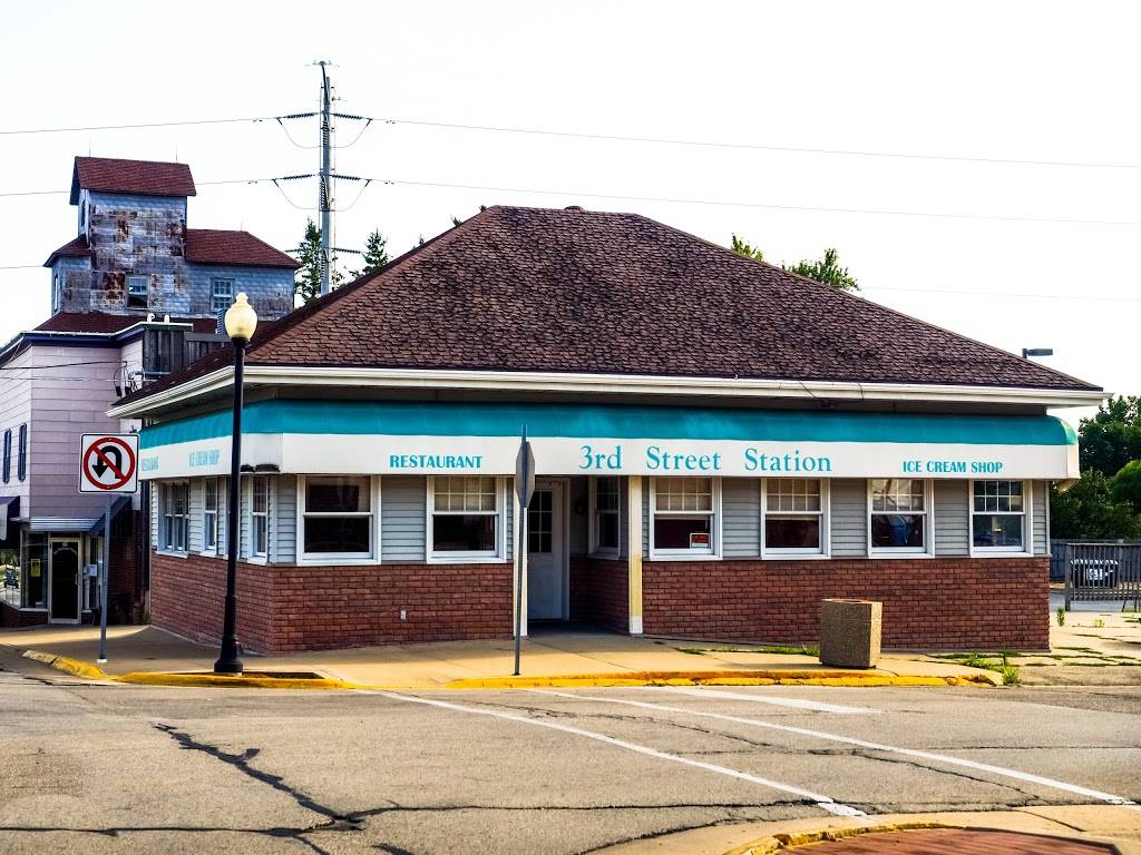The 3rd Street Station | cafe | 102 E 3rd St, Pecatonica, IL 61063, USA | 8152394073 OR +1 815-239-4073