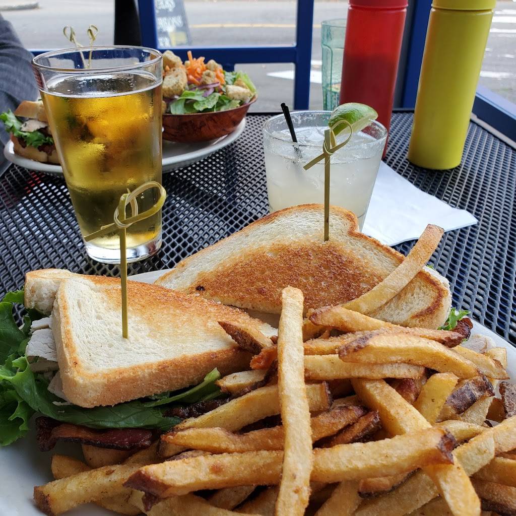 Deluxe Bar & Grill | restaurant | 625 Broadway E, Seattle, WA 98102, USA | 2063249697 OR +1 206-324-9697