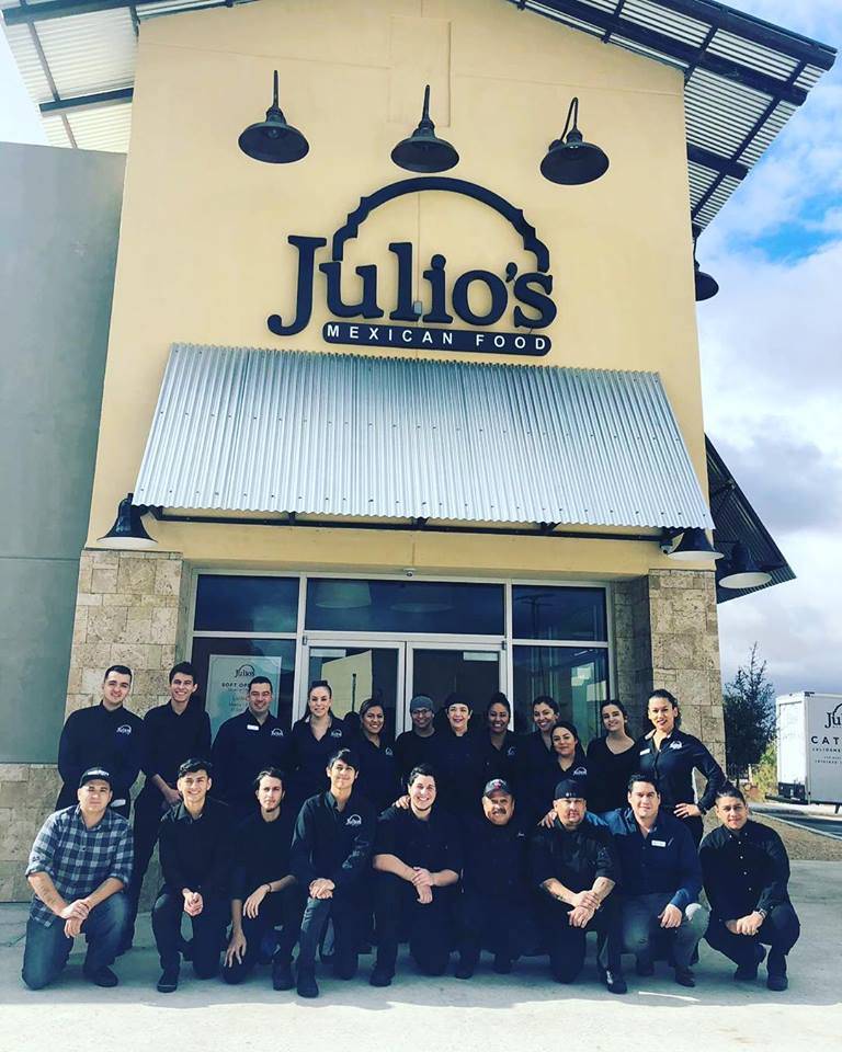 Julios Mexican Food | restaurant | Cimarron Market, 7470 N Resler Dr, El Paso, TX 79911, USA | 9155812242 OR +1 915-581-2242