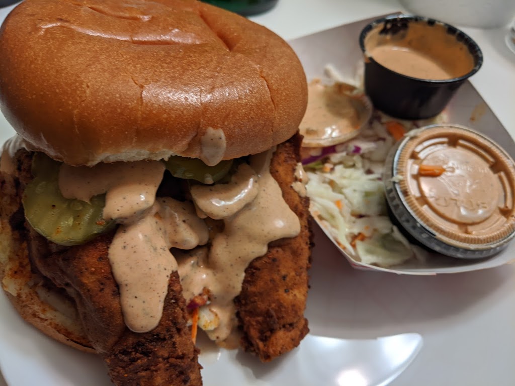 Nashville Coop | restaurant | 300 Snelling Ave S, St Paul, MN 55105, USA | 6513306737 OR +1 651-330-6737