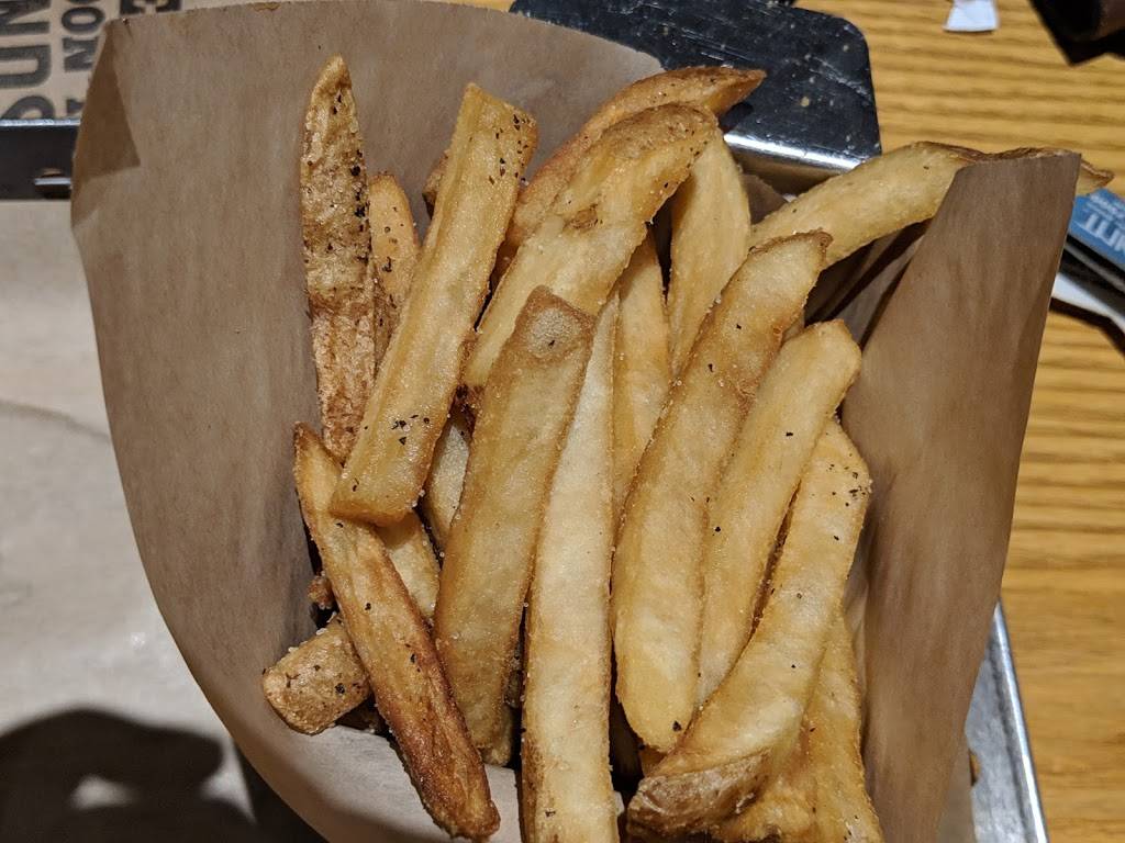 Chilis Grill & Bar | meal takeaway | 3039 W Agua Fria Fwy, Phoenix, AZ 85027, USA | 6235879100 OR +1 623-587-9100