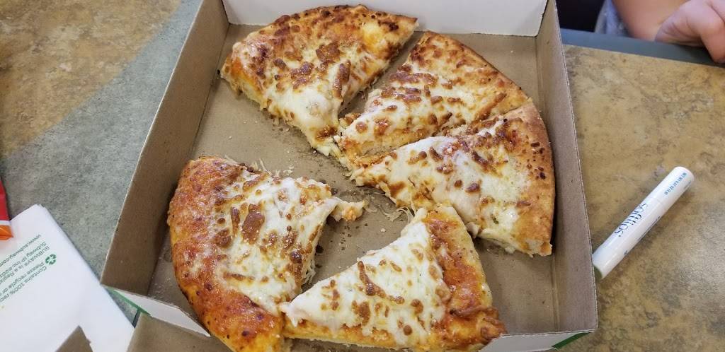 Subway | restaurant | 910 S Hampton Rd, Dallas, TX 75208, USA | 2149412211 OR +1 214-941-2211