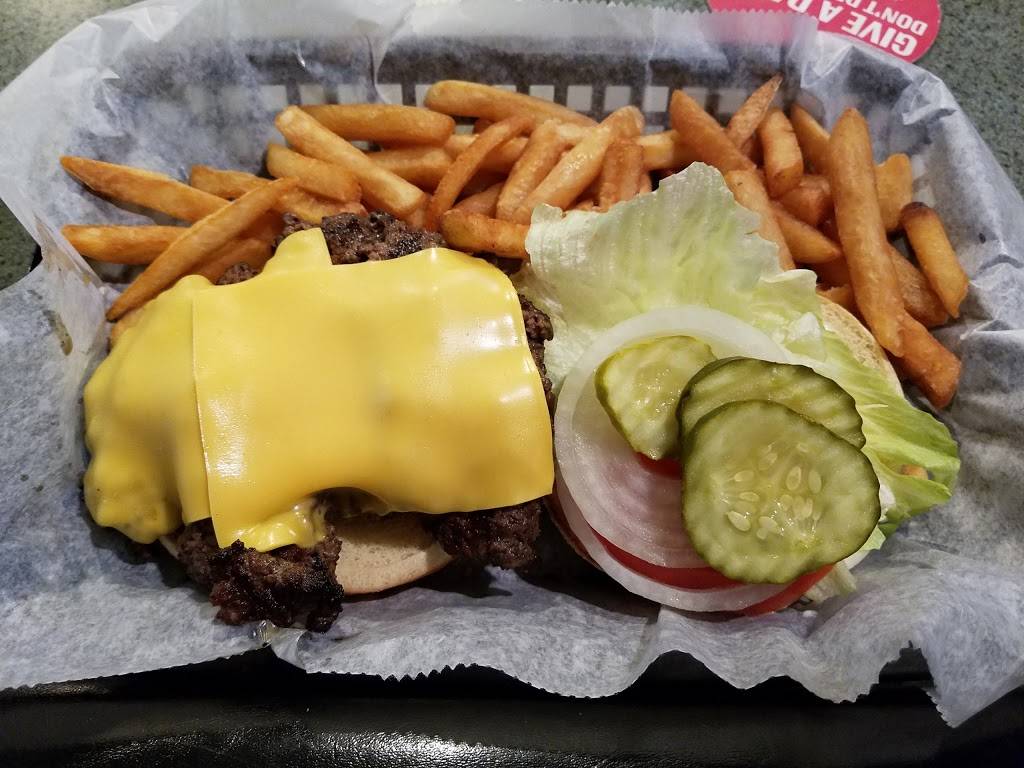 Shamrock Inn | restaurant | 8343 E Orange Ave, Floral City, FL 34436, USA | 3527266414 OR +1 352-726-6414