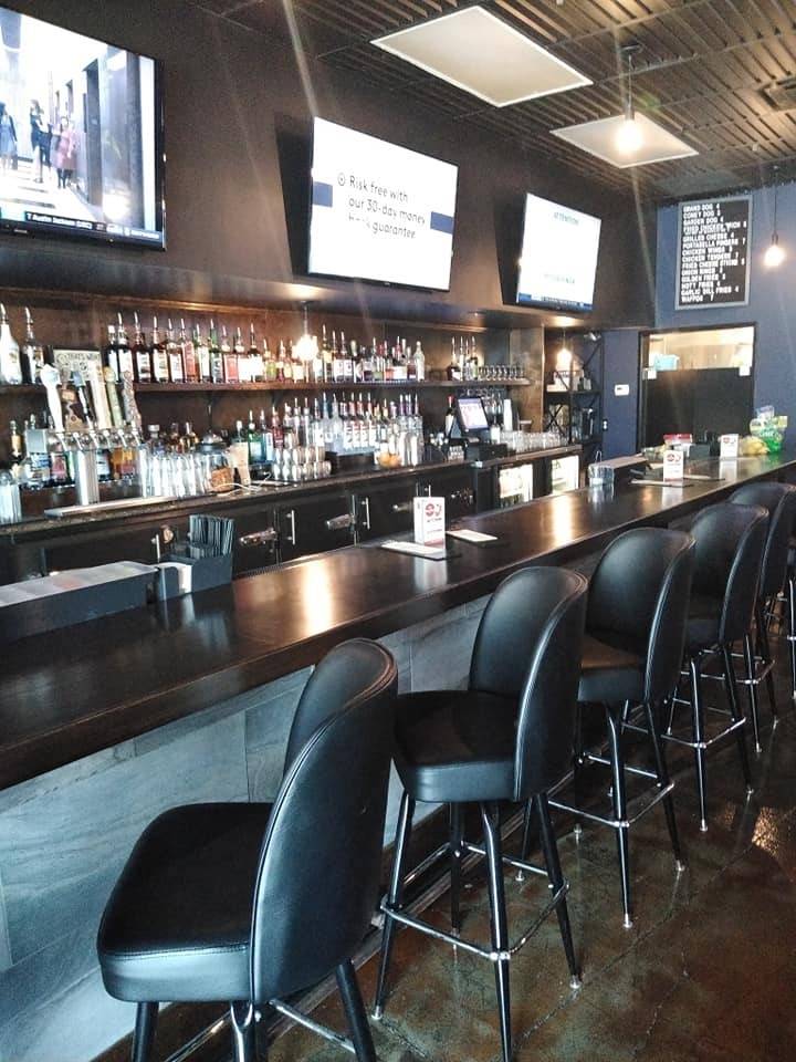 Grand Dads Bar | restaurant | 132 Sycamore St, Wyandotte, MI 48192, USA | 7342856104 OR +1 734-285-6104