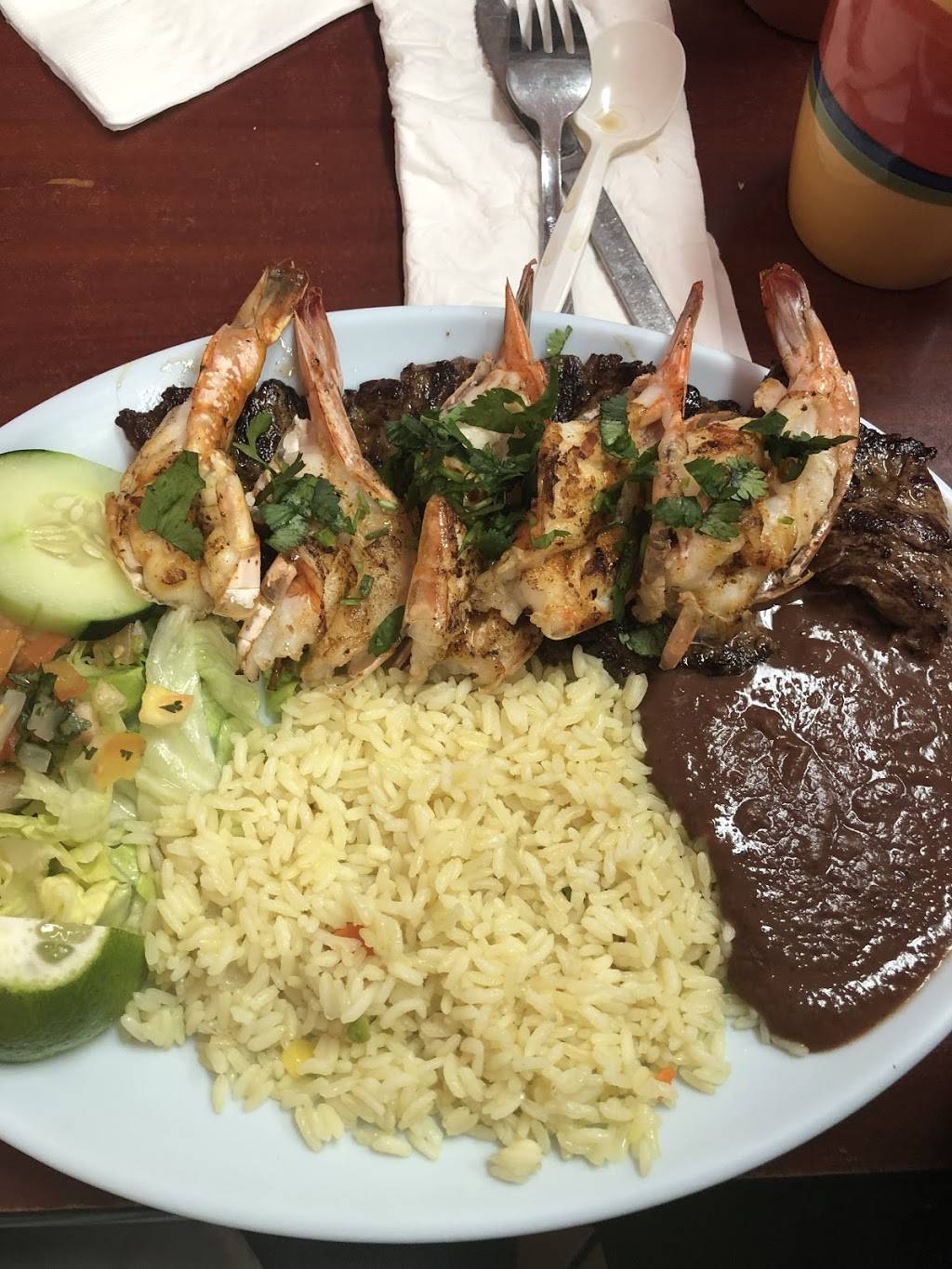 Tipicos El Encanto | restaurant | 8035 Snouffer School Rd, Gaithersburg, MD 20879, USA | 3017409641 OR +1 301-740-9641
