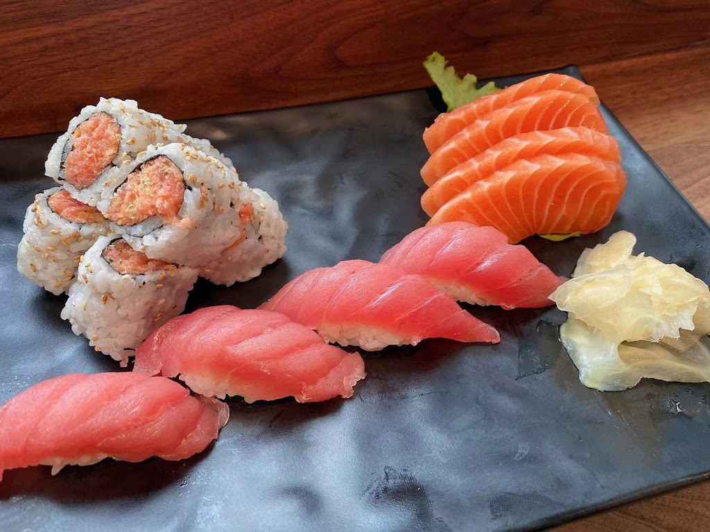 sushi man | meal takeaway | 308 E Green St, Champaign, IL 61820, USA | 2173663229 OR +1 217-366-3229