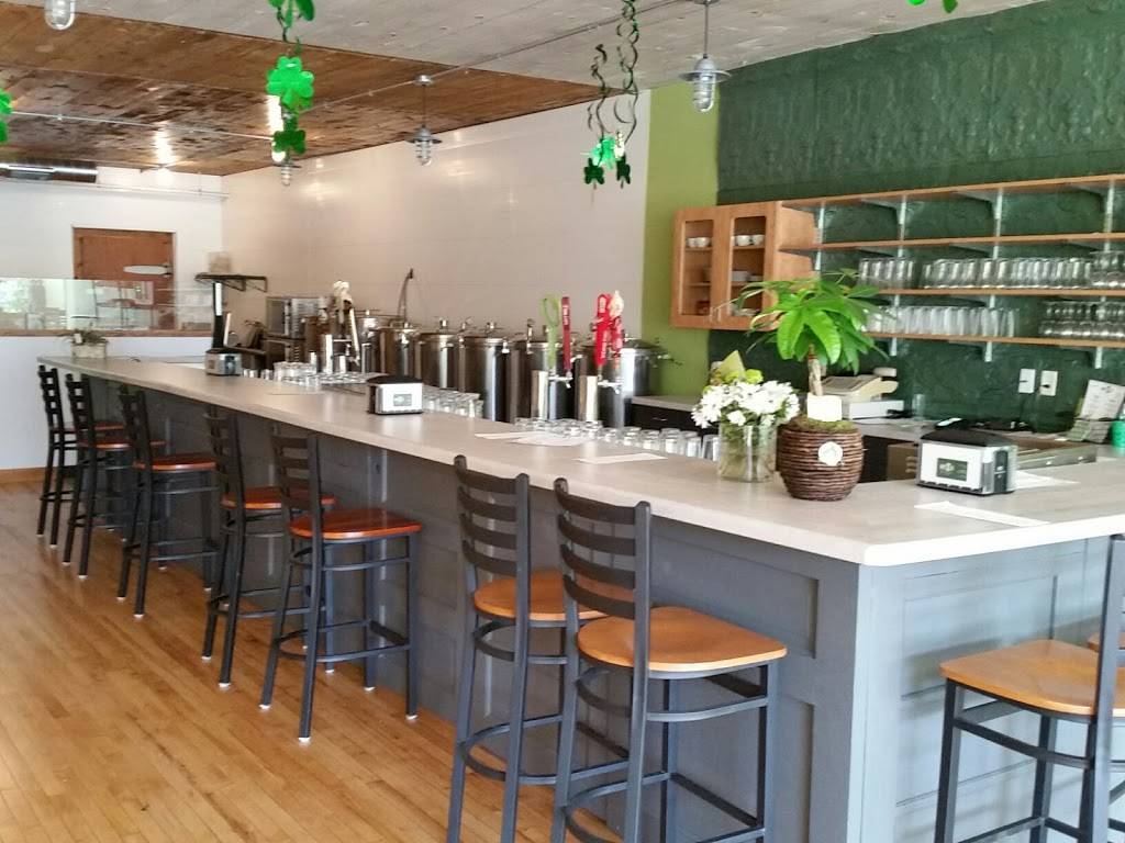 McZs Brew Pub | restaurant | 178 N Main St, Rosholt, WI 54473, USA | 7156773287 OR +1 715-677-3287