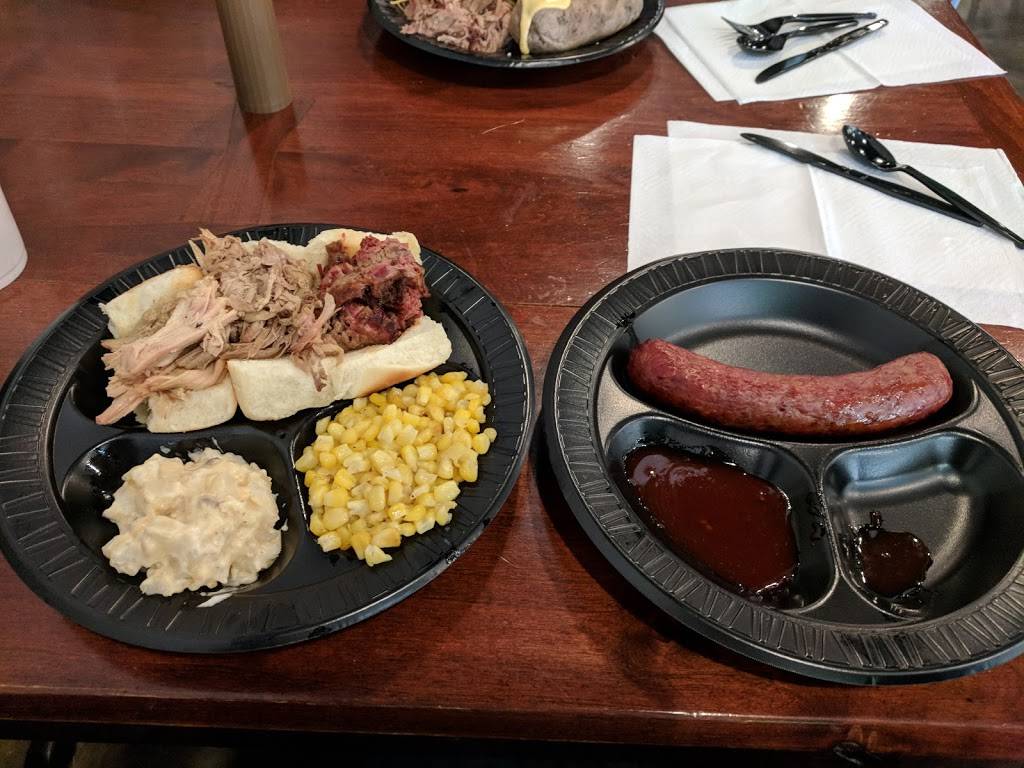 HHB BBQ | restaurant | 906 S Kansas Ave, Topeka, KS 66612, USA | 7852466416 OR +1 785-246-6416