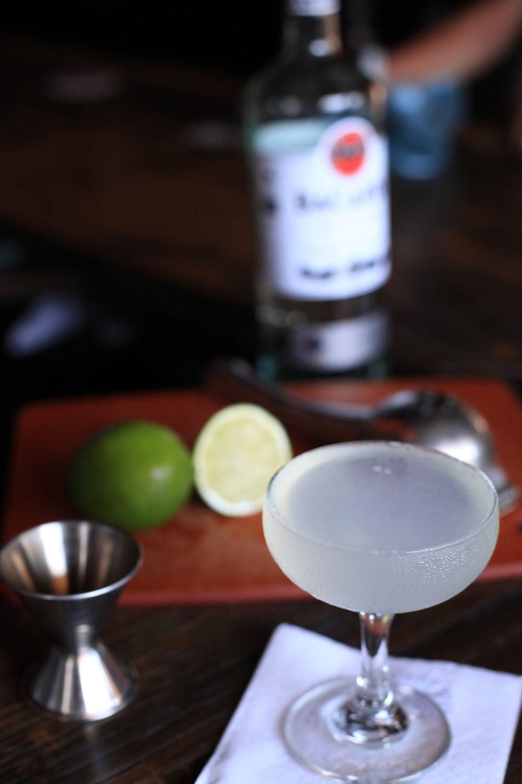 Shines Bar | restaurant | 55 California St, Long Beach, NY 11561, USA | 5164329248 OR +1 516-432-9248