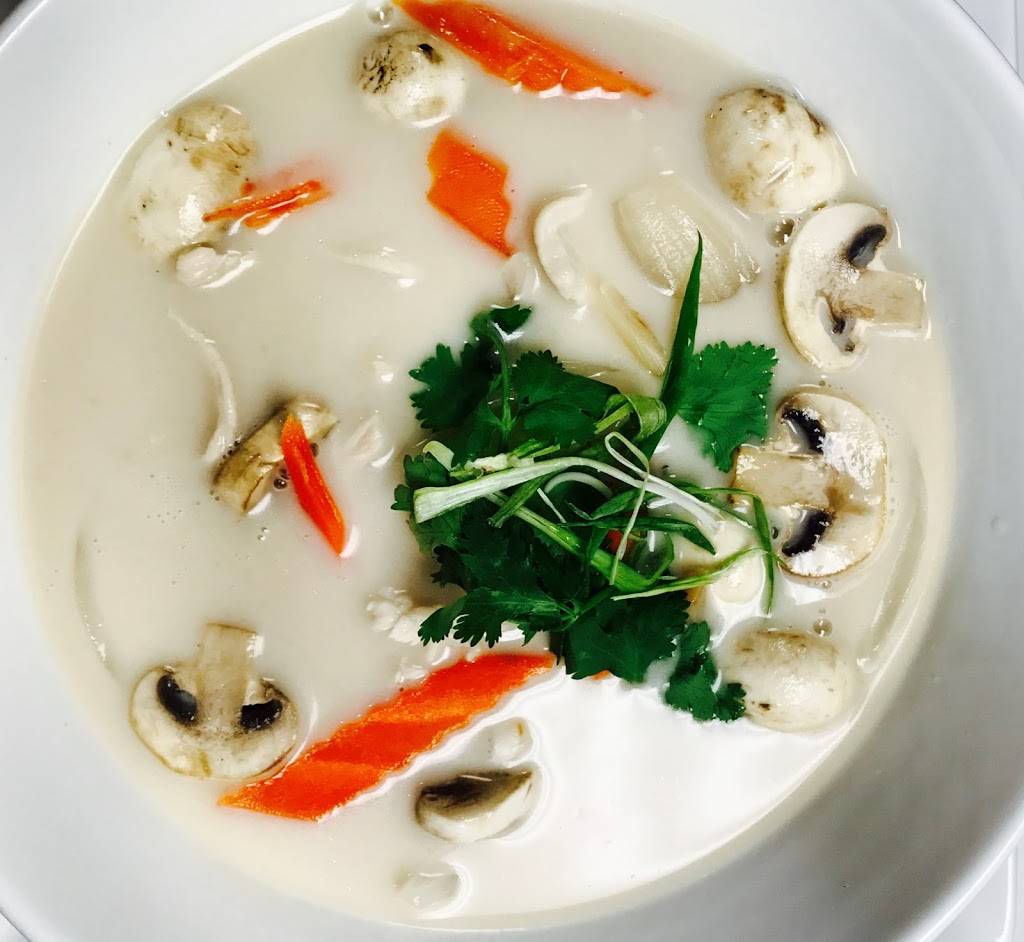 Ban Hua Sai | restaurant | 9400 Roosevelt Way NE, Seattle, WA 98115, USA | 2065226001 OR +1 206-522-6001