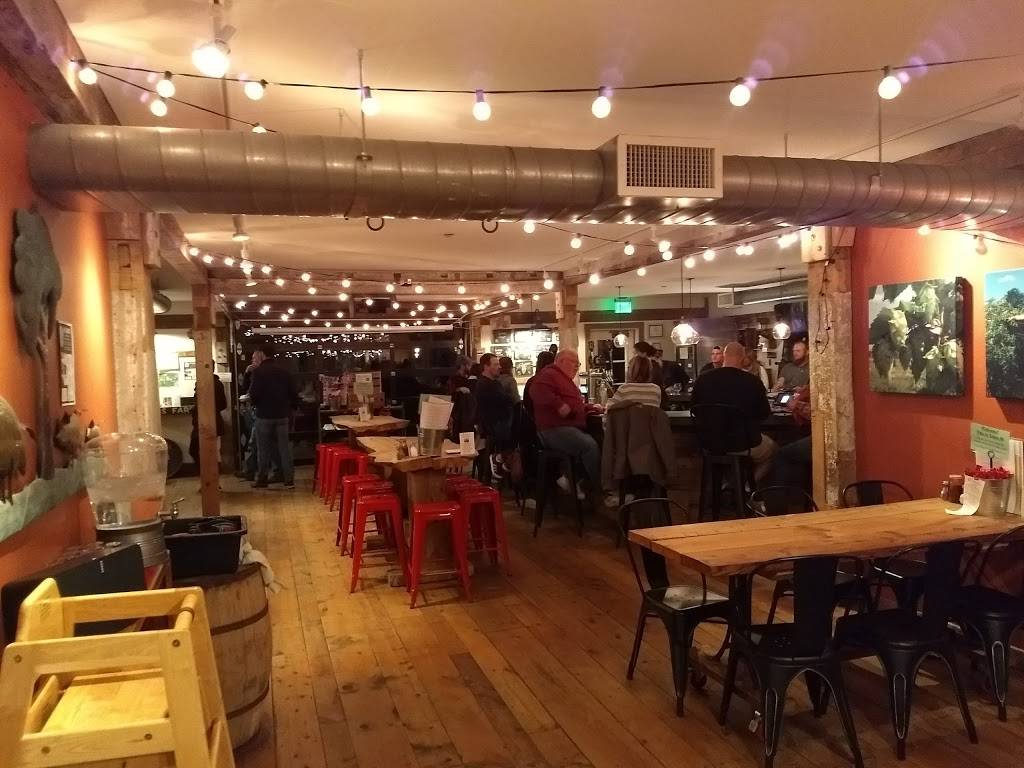 Throwback Brewery | restaurant | 7 Hobbs Rd, North Hampton, NH 03862, USA | 6033792317 OR +1 603-379-2317