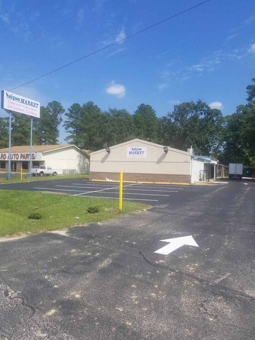 Saigon Market LLC | restaurant | 824 Santee Dr, Fayetteville, NC 28303, USA | 9106768566 OR +1 910-676-8566