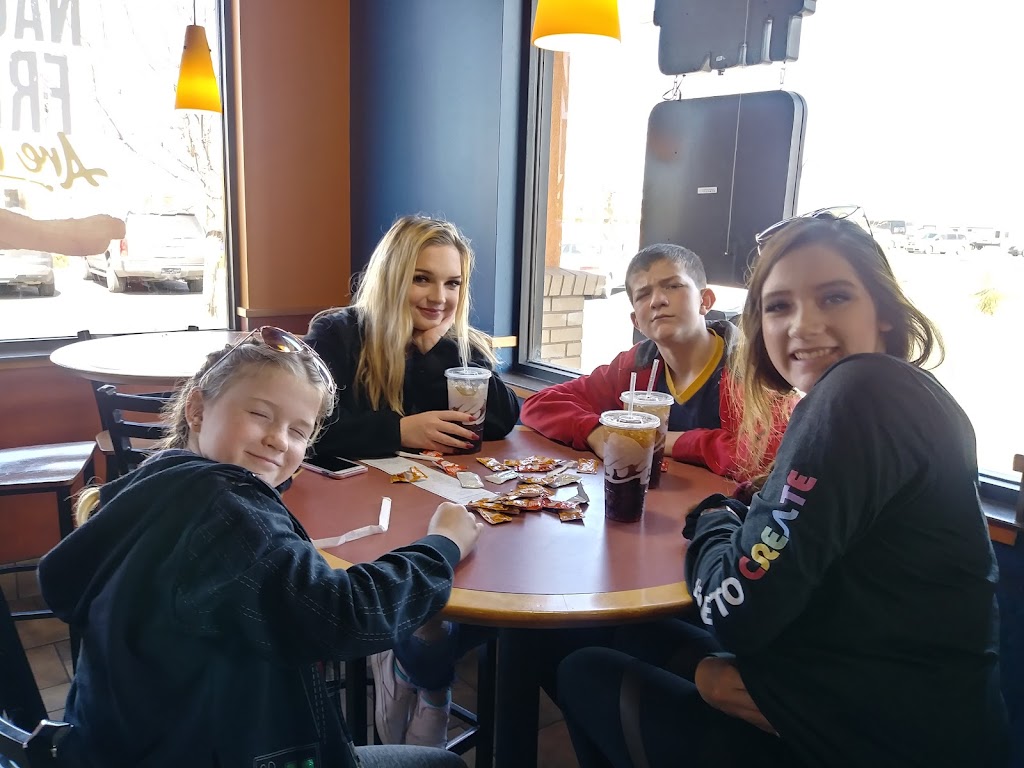 Long John Silvers | Taco Bell (2091) | meal takeaway | 1605 N Park Dr, Winslow, AZ 86047, USA | 9282894212 OR +1 928-289-4212