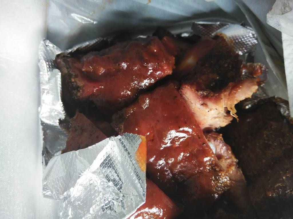 T-Mo’s BBQ Pit | restaurant | 7401 W McNichols Rd, Detroit, MI 48221, USA | 3133974831 OR +1 313-397-4831