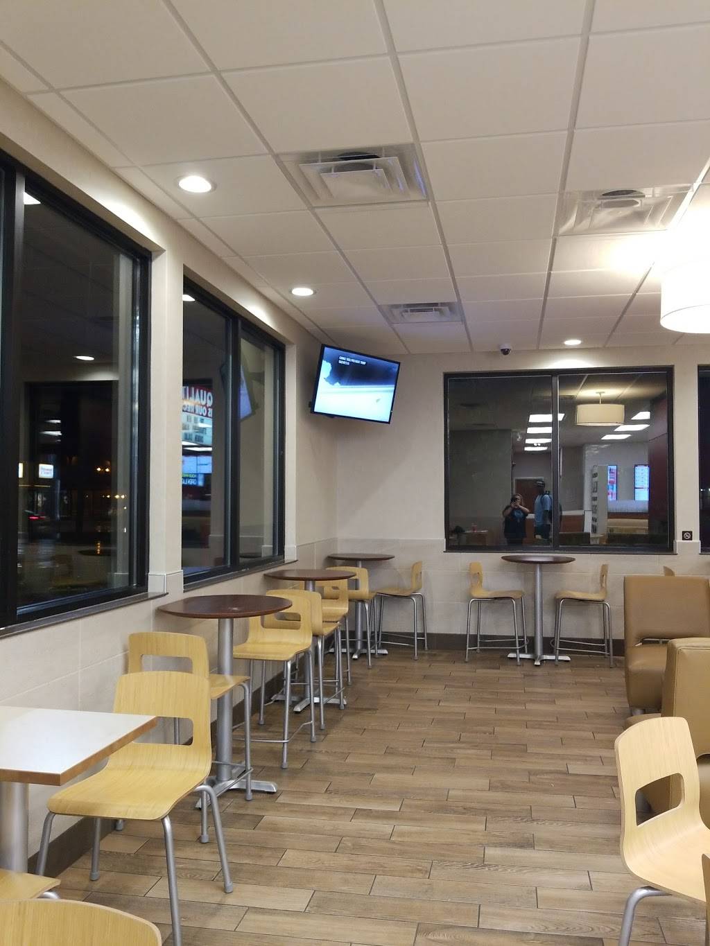 Wendys | restaurant | 377 Lynnway, Lynn, MA 01901, USA | 7815989172 OR +1 781-598-9172