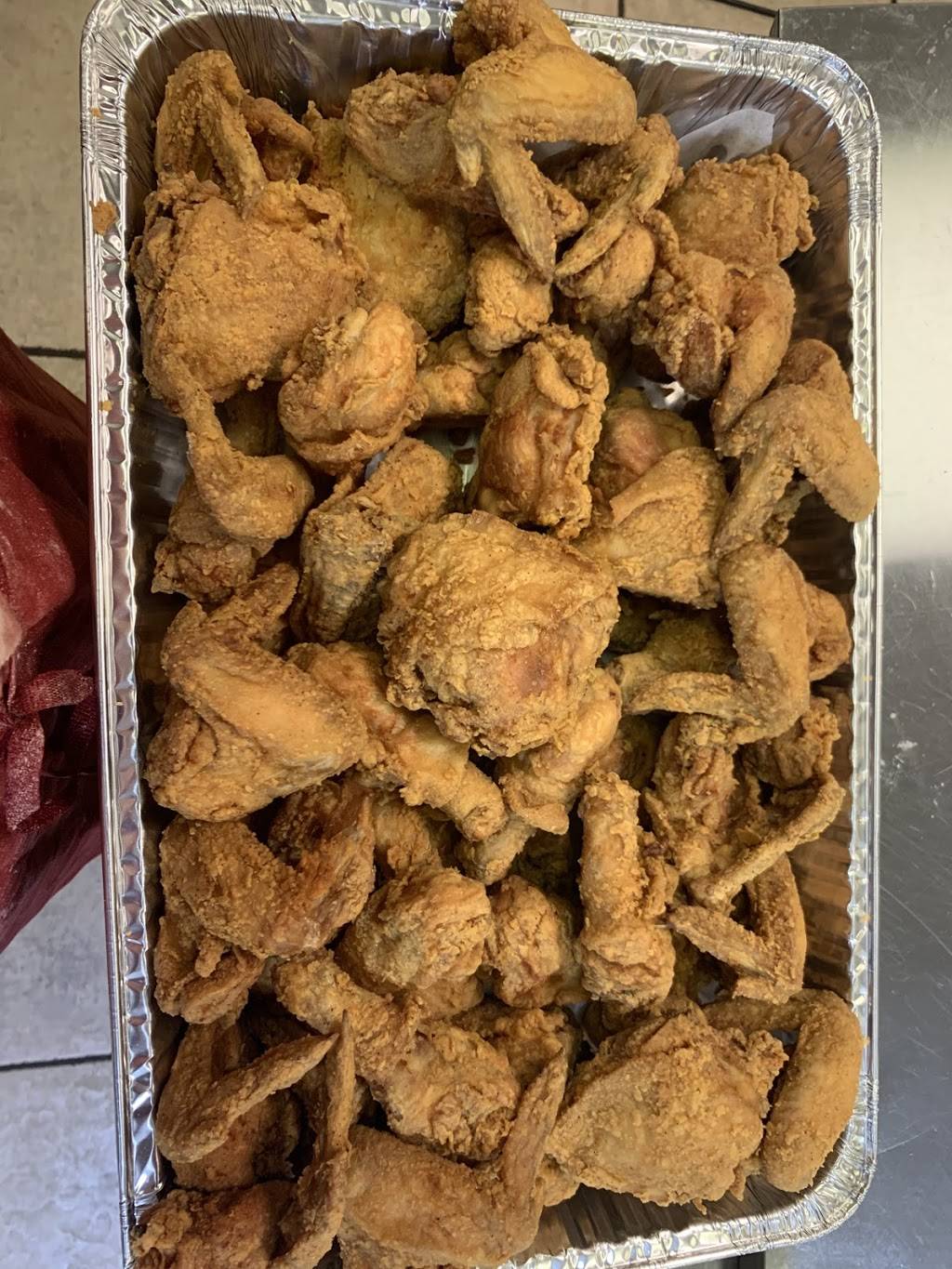 MR Captain Hooks Fish & Chicken & Grill | restaurant | 4355 S Cottage Grove Ave, Chicago, IL 60653, USA | 7739524774 OR +1 773-952-4774