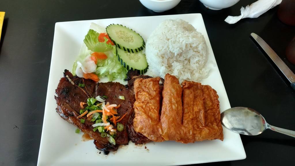 Pho Lee Hoa Phat | restaurant | 870 E Travis Blvd, Fairfield, CA 94533, USA | 7074269999 OR +1 707-426-9999