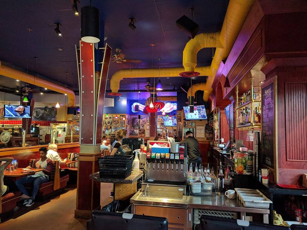 Red Robin Gourmet Burgers and Brews | restaurant | 408 Bellevue Square, Bellevue, WA 98004, USA | 4254539522 OR +1 425-453-9522