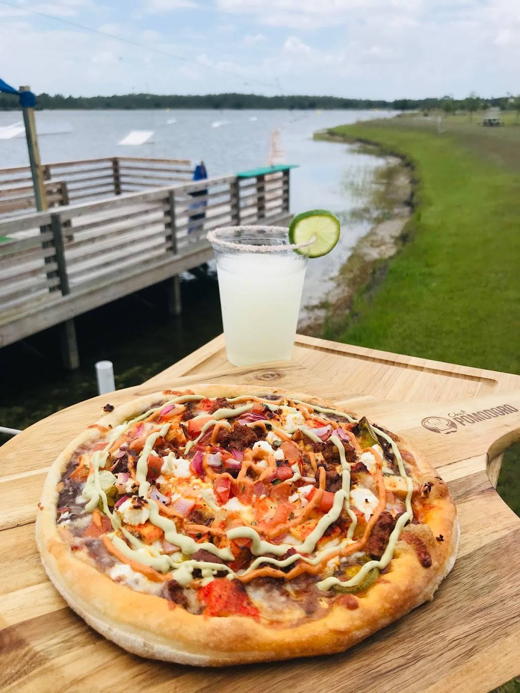 Splashes Bistro | restaurant | 14086 Centerline Dr, Orlando, FL 32827, USA | 4072329873 OR +1 407-232-9873