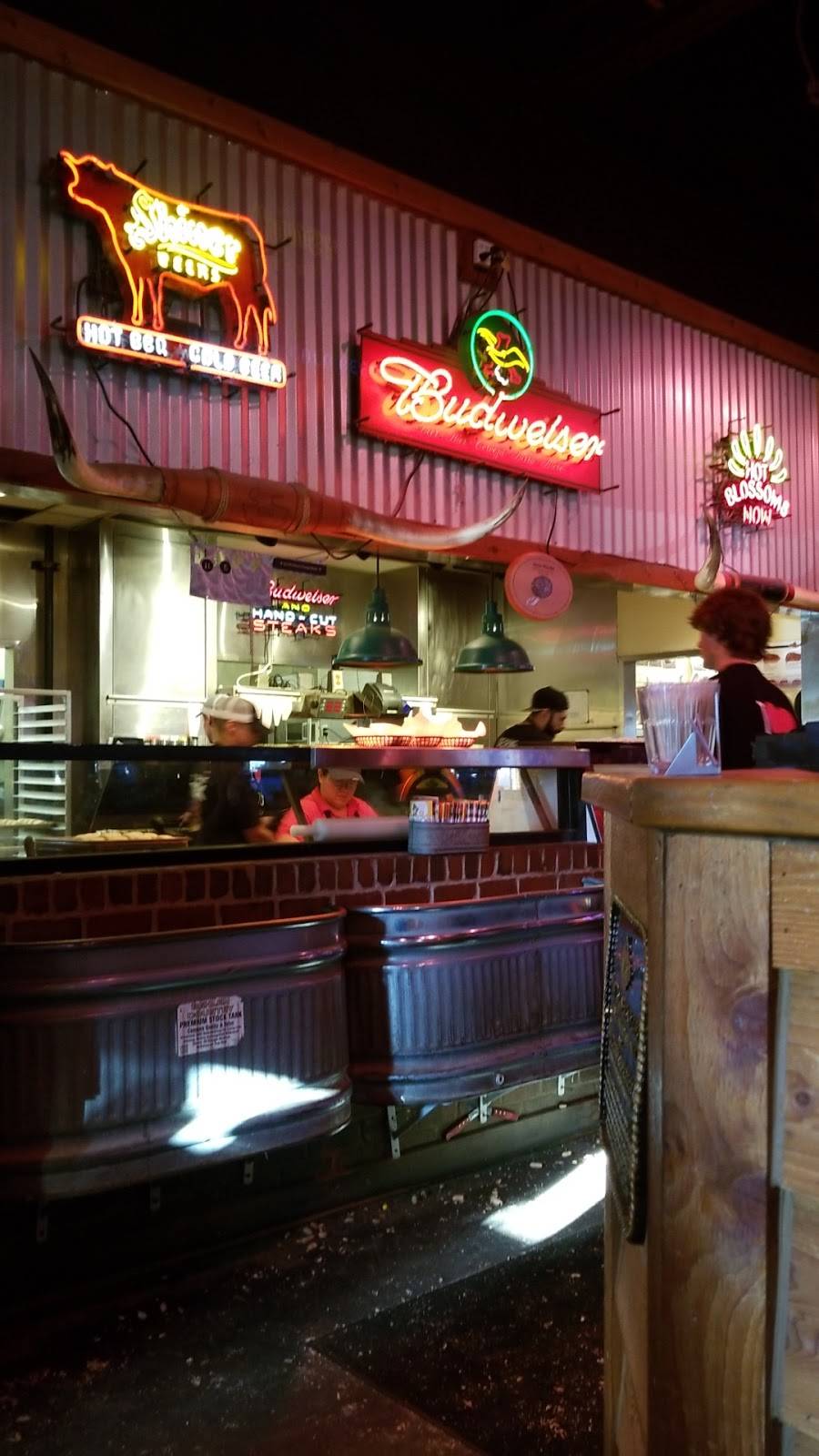 Texas Roadhouse | restaurant | 3910 W College Ave, Appleton, WI 54914, USA | 9207387427 OR +1 920-738-7427