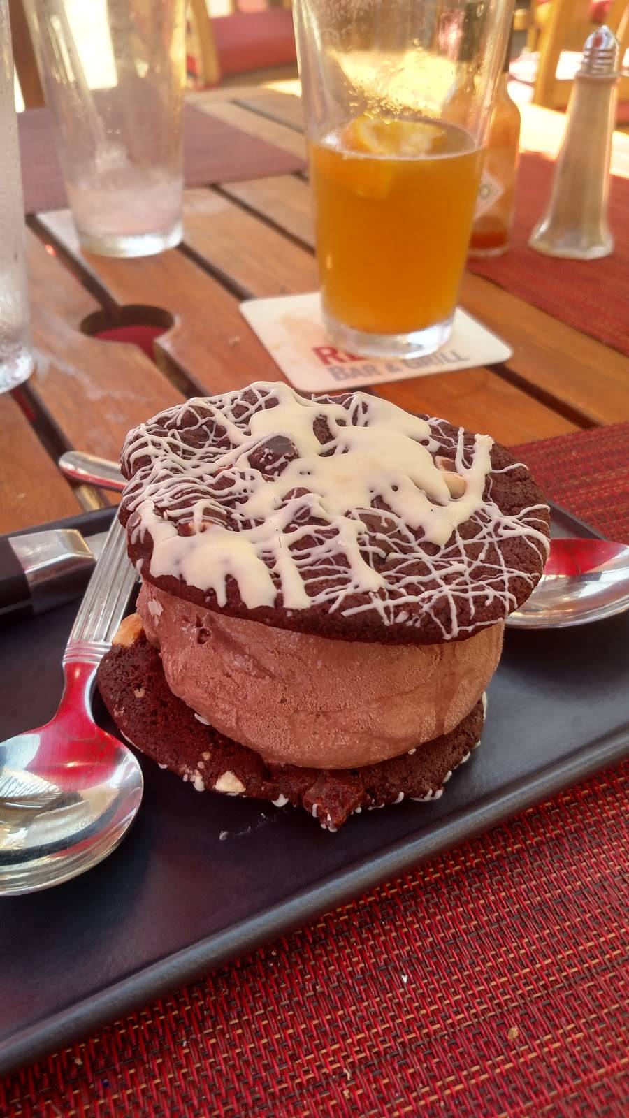 Reds Bar and Grill | restaurant | 300 N Wigwam Ave, Litchfield Park, AZ 85340, USA | 6239353811 OR +1 623-935-3811