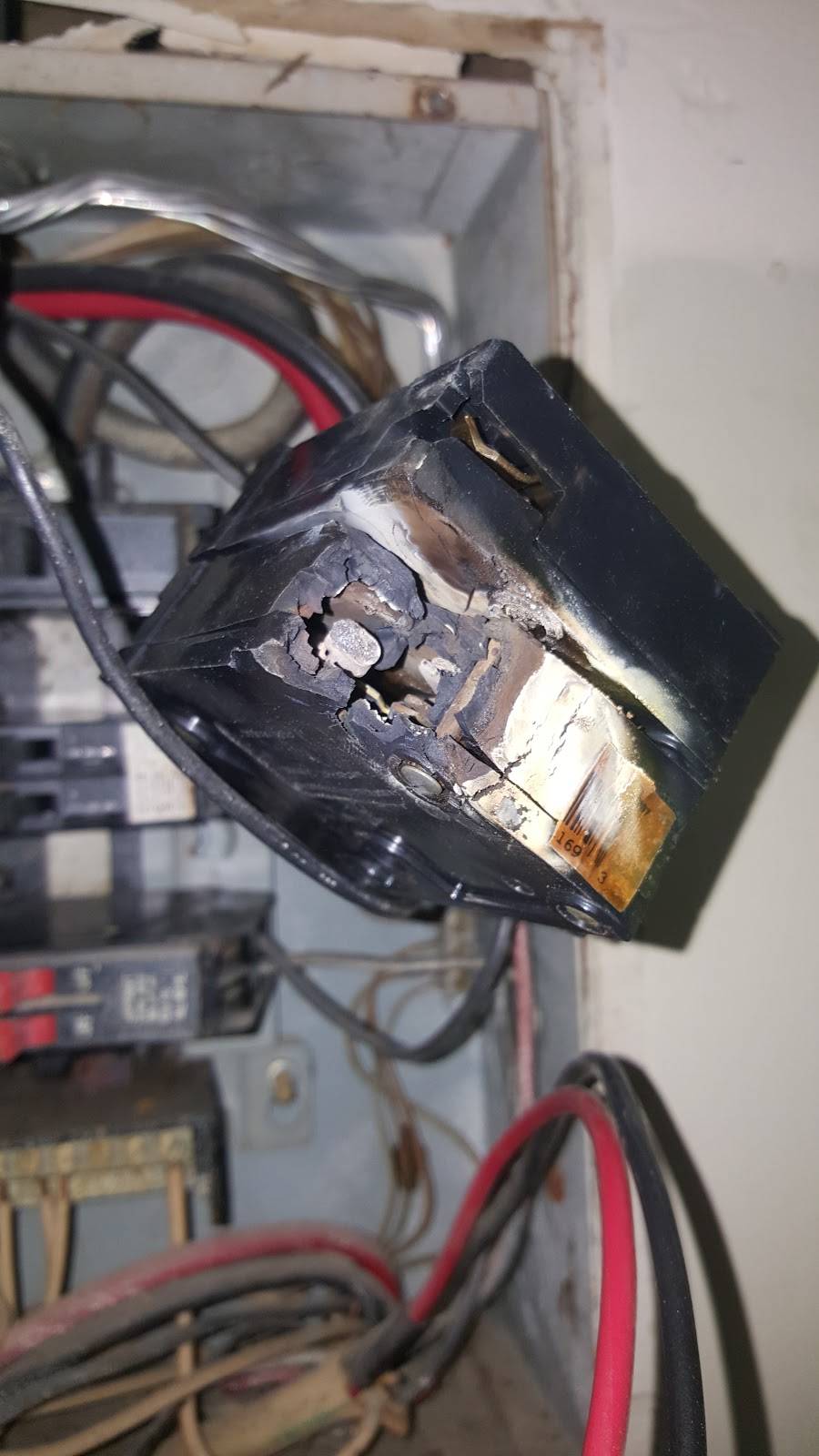 R W Schoolfield Electrical Contractors | restaurant | 1221 S 5th St, Mebane, NC 27302, USA | 3363789821 OR +1 336-378-9821